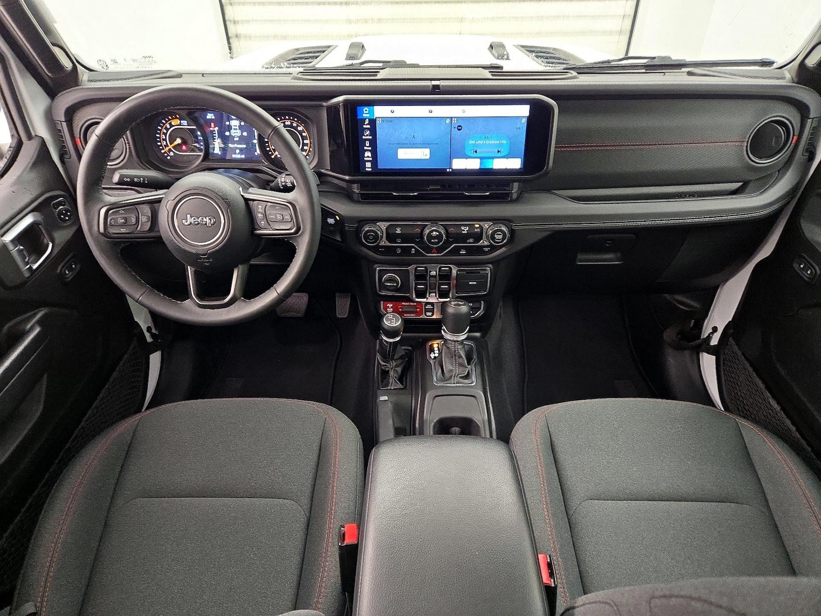Apple CarPlay® & Android Auto™