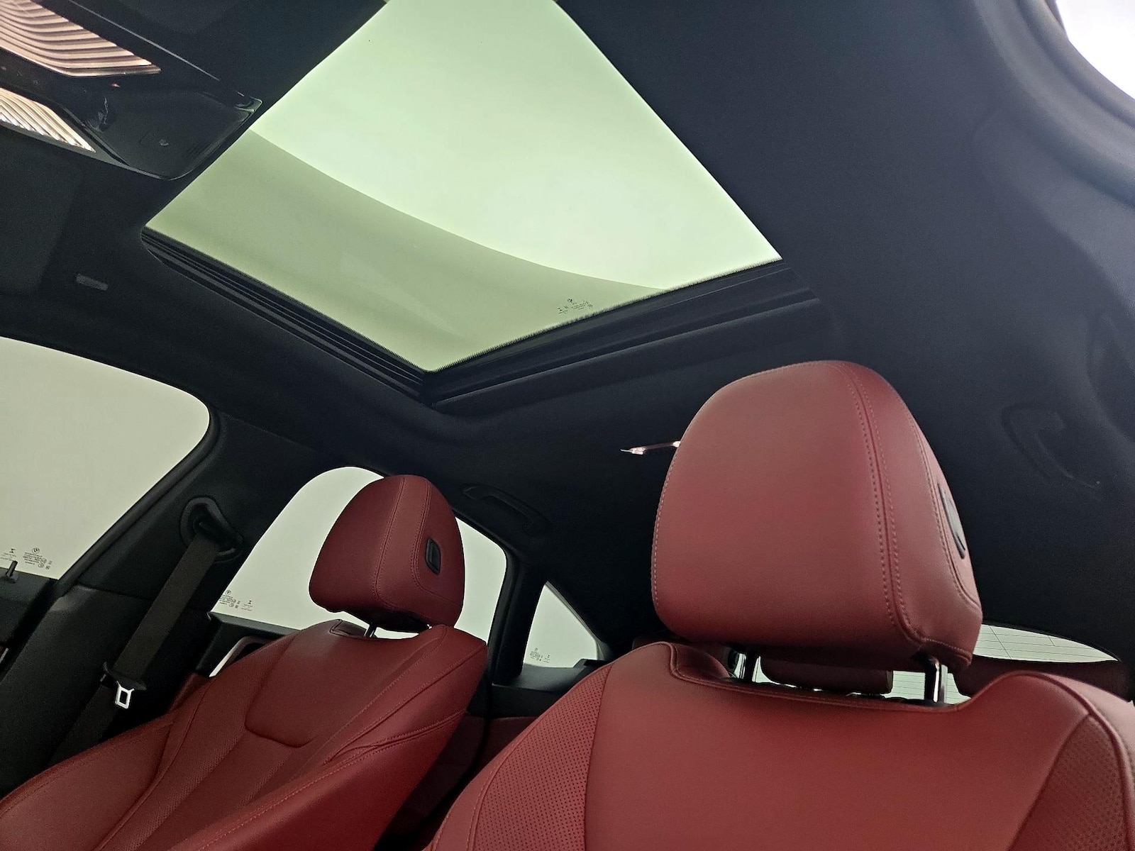 Sunroof(s) & Overhead Airbags