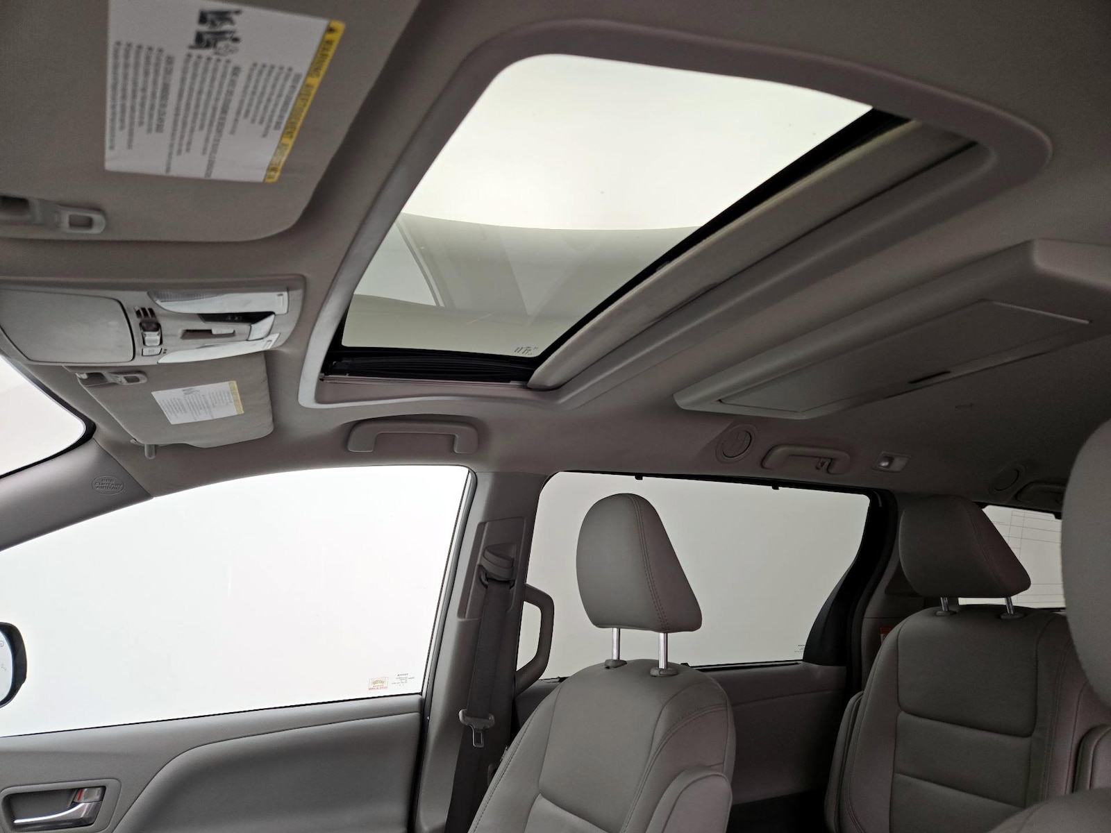 Sunroof(s) & Overhead Airbags