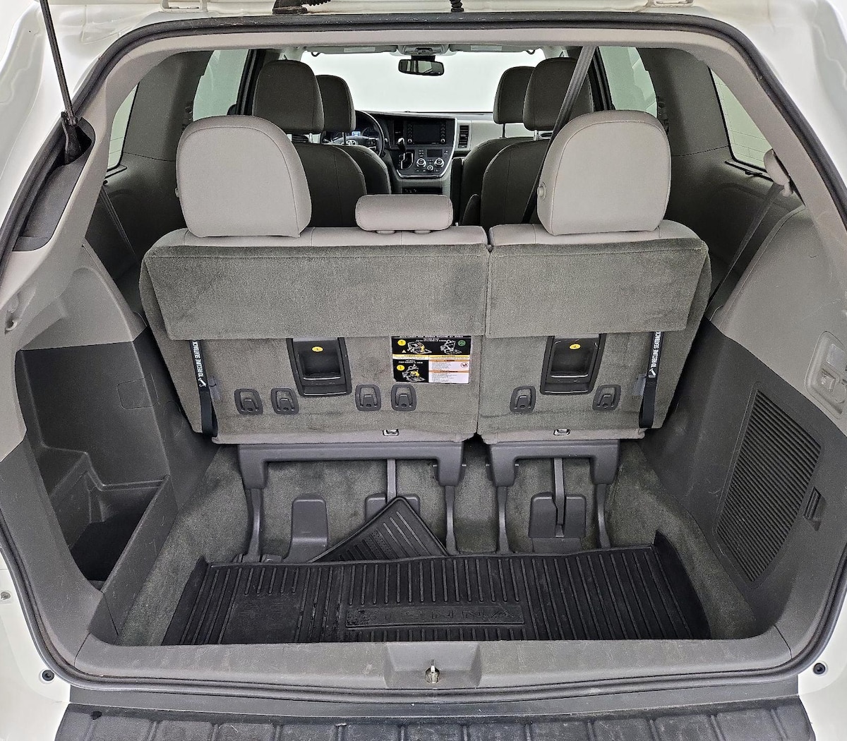 Trunk/Cargo (Seats Up)