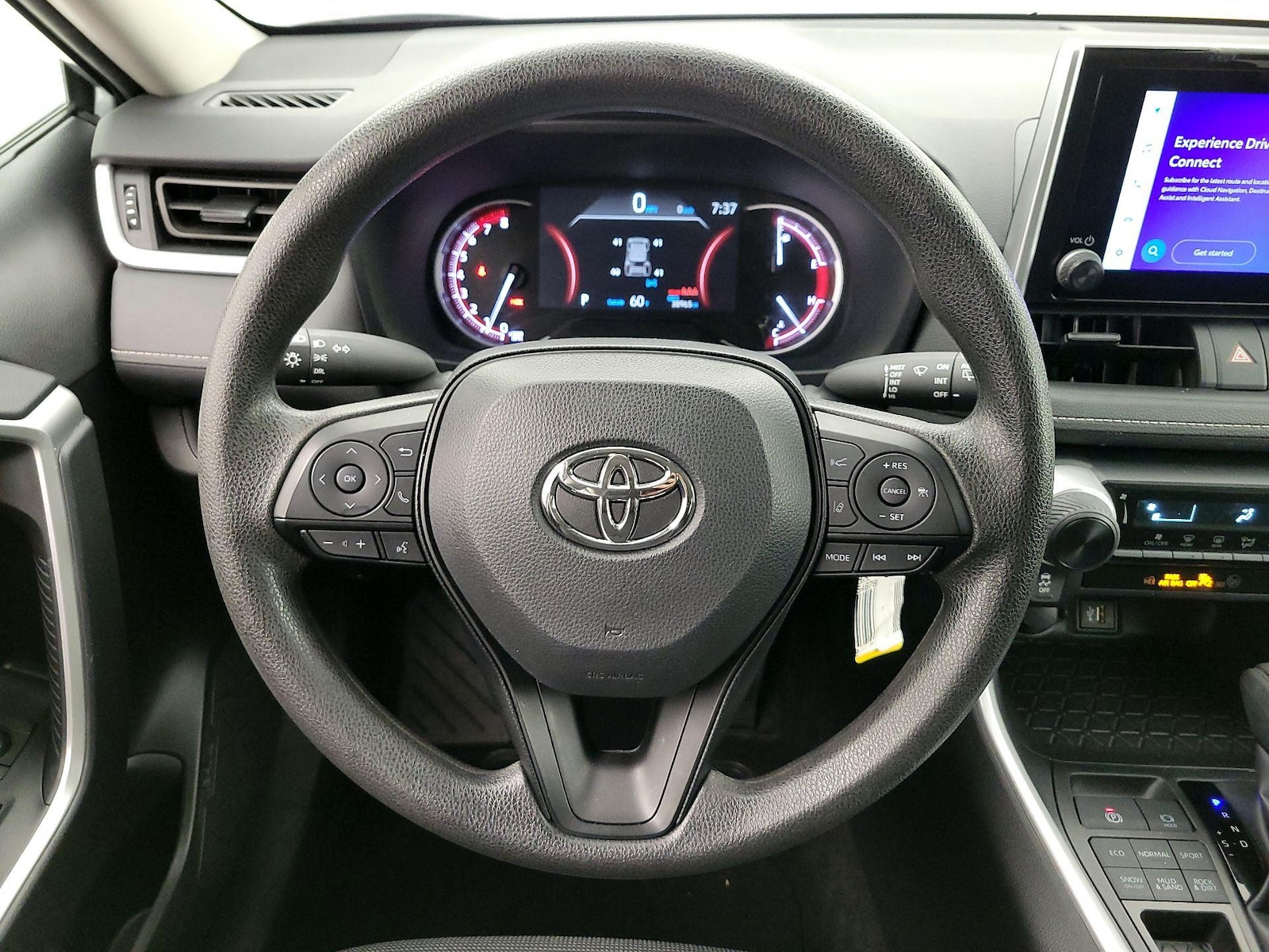 2025 Toyota RAV4 LE - Photo 11