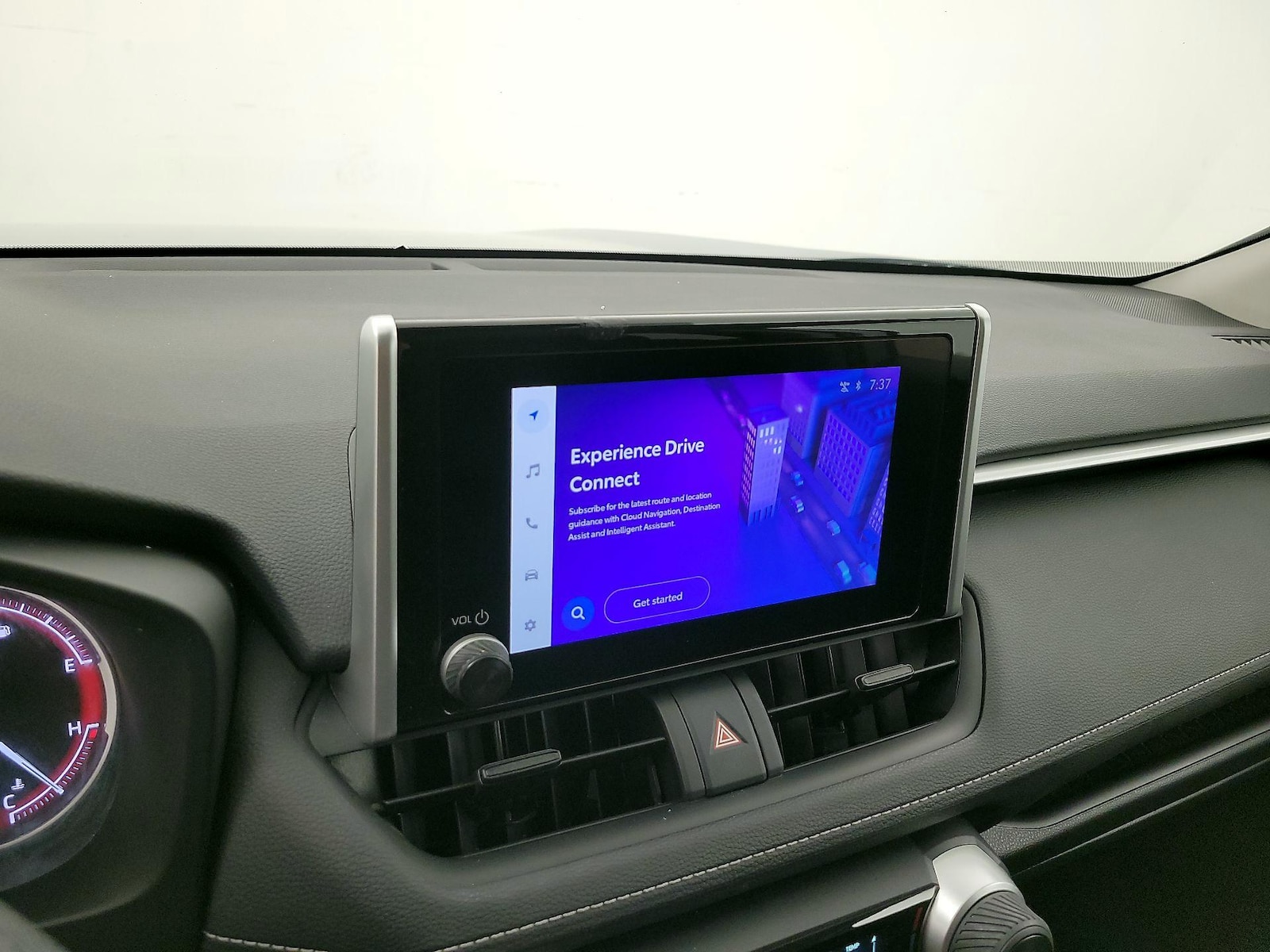 2025 Toyota RAV4 LE - Photo 15