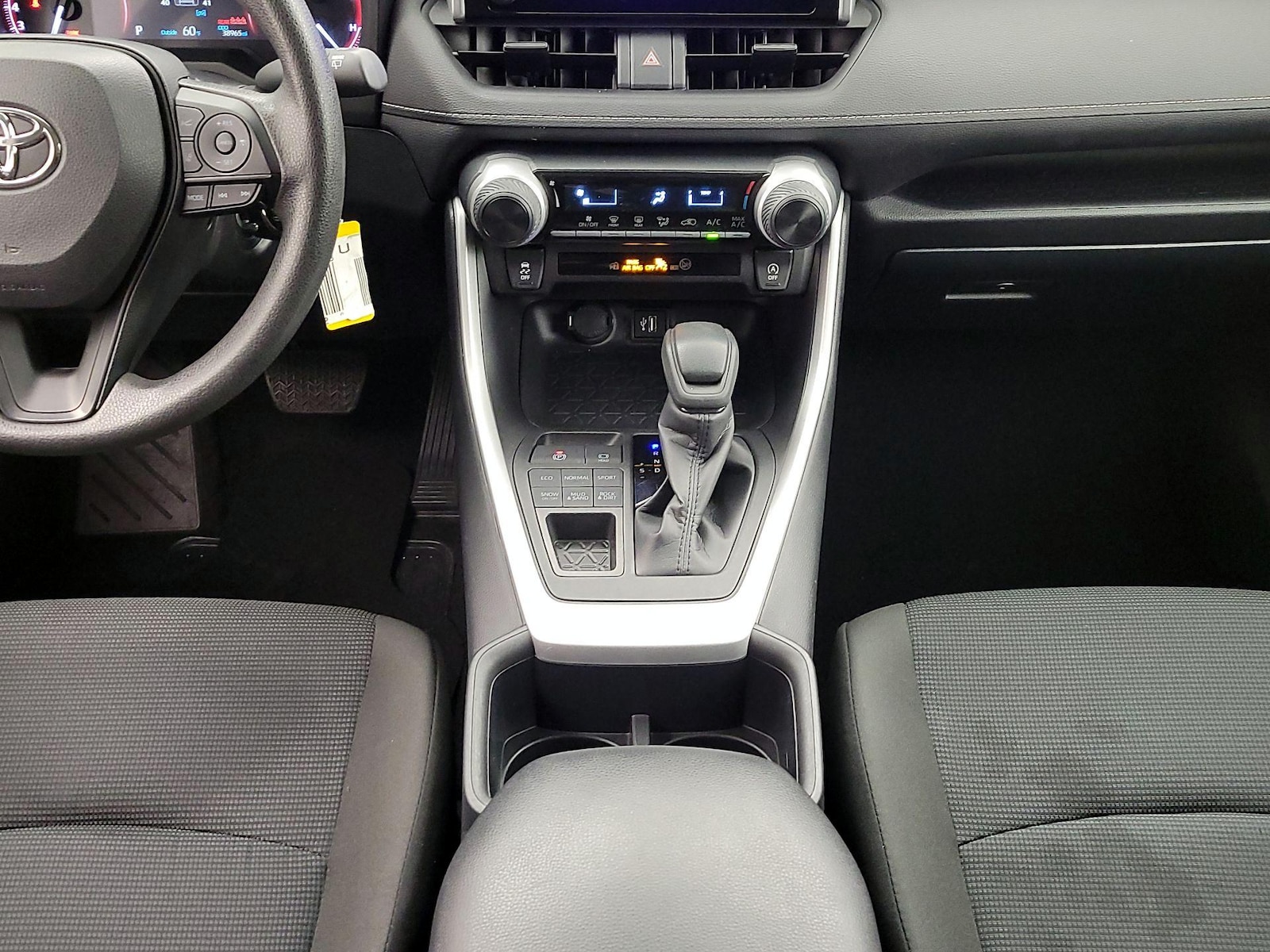 2025 Toyota RAV4 LE - Photo 19