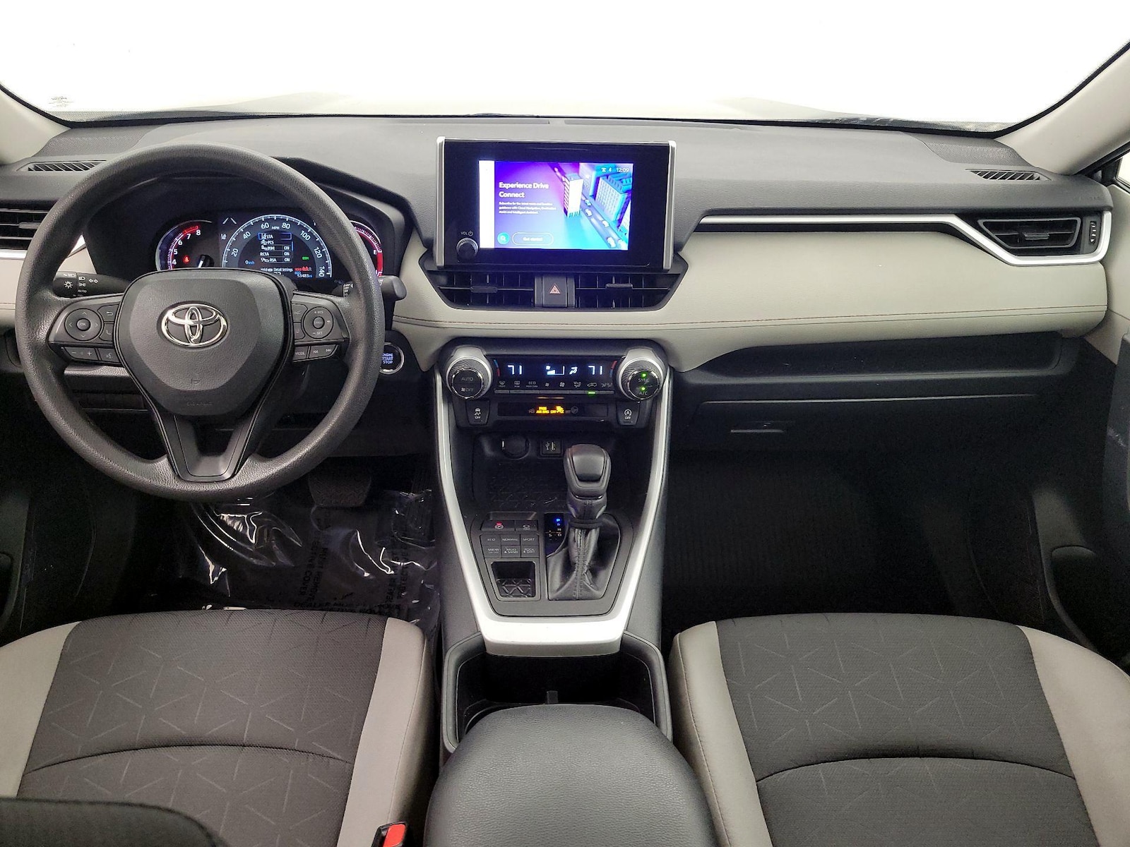 2024 Toyota RAV4 XLE - Photo 10