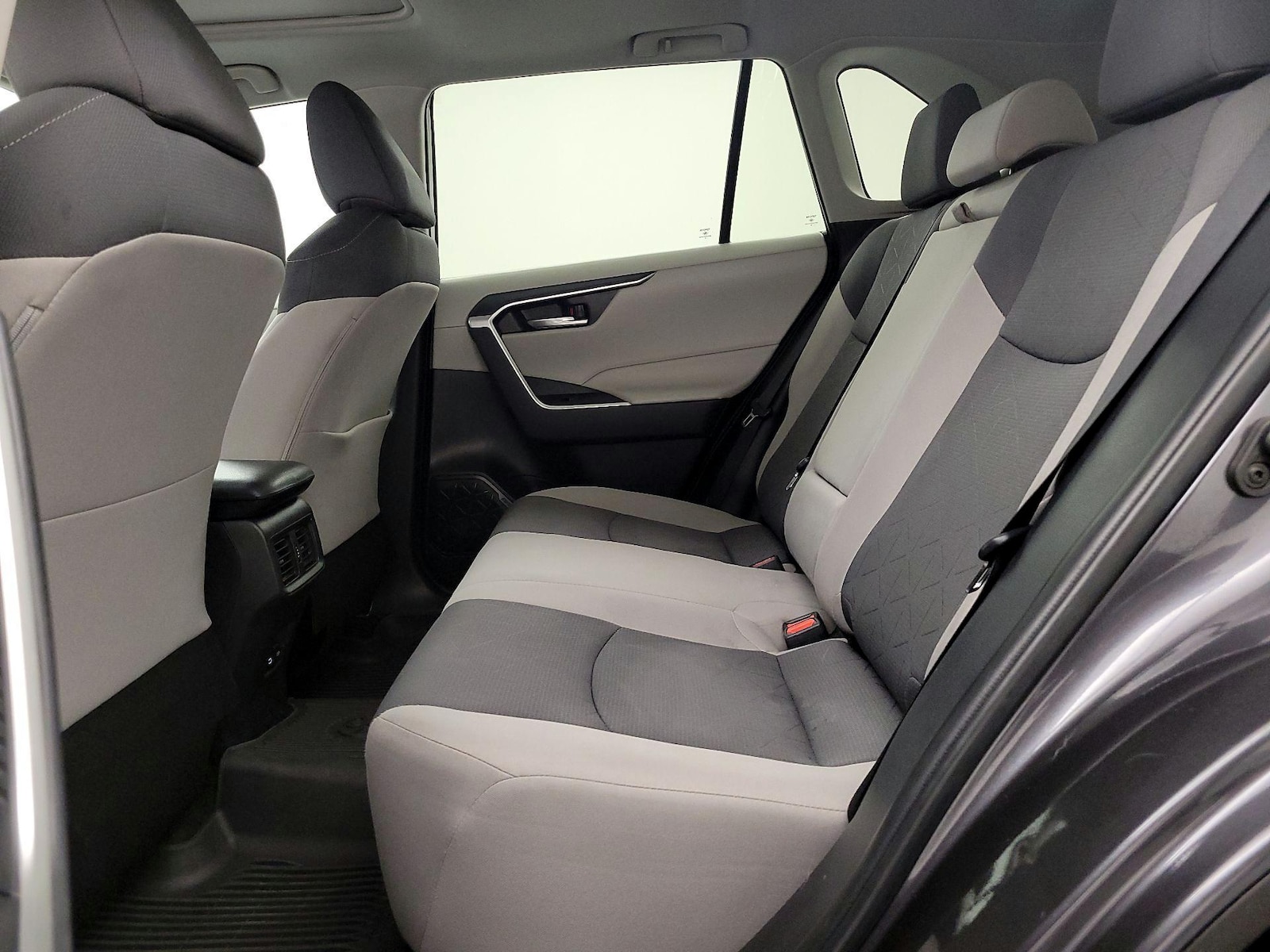 2024 Toyota RAV4 XLE - Photo 21