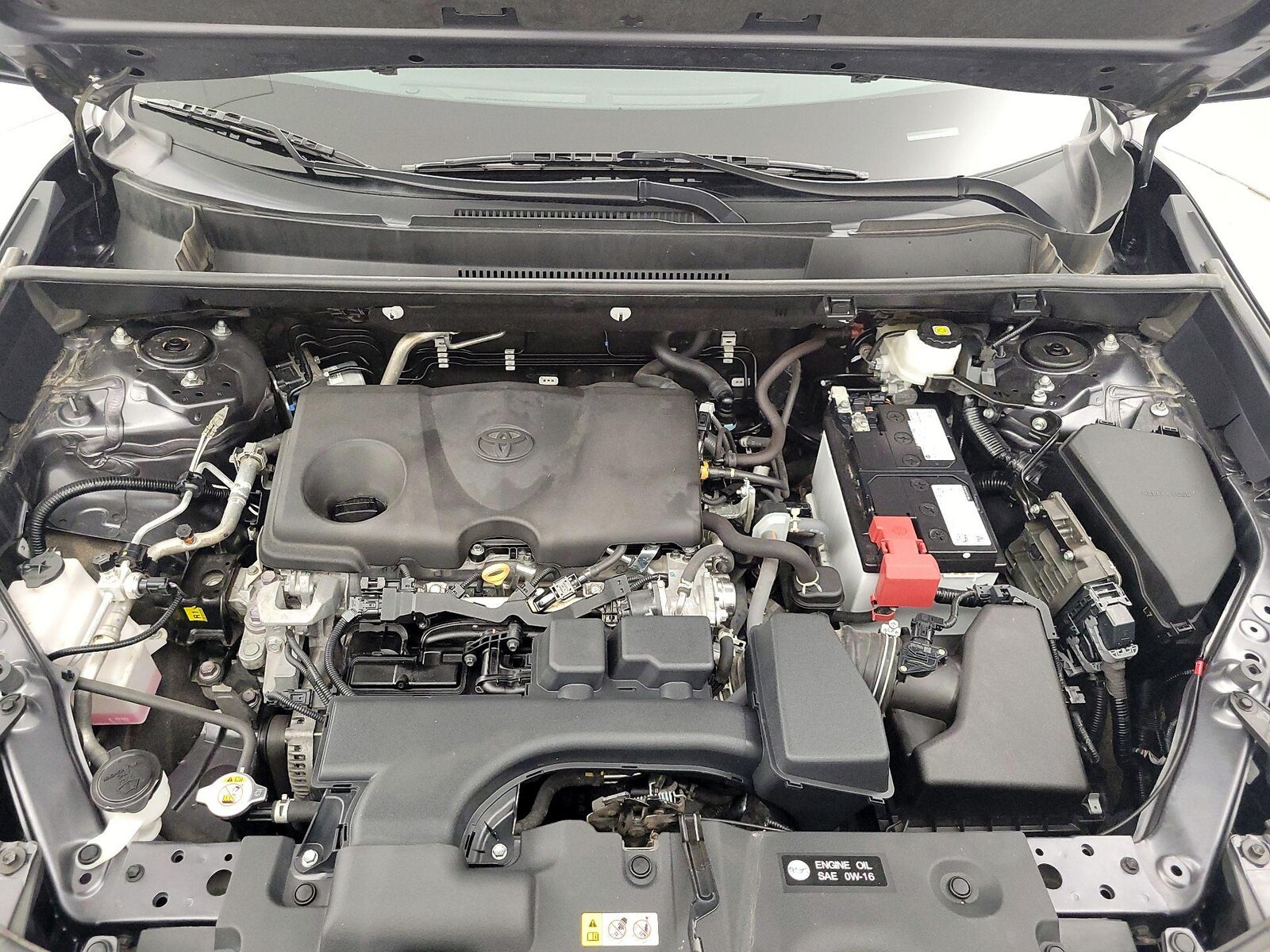2024 Toyota RAV4 XLE - Photo 23