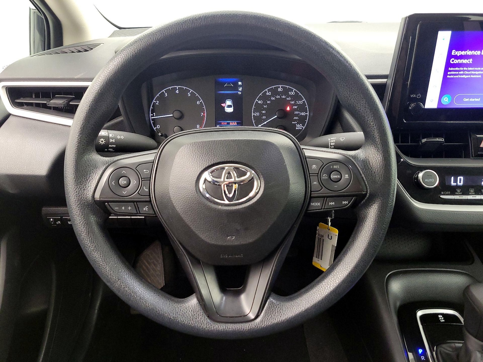 2025 Toyota Corolla LE - Photo 11