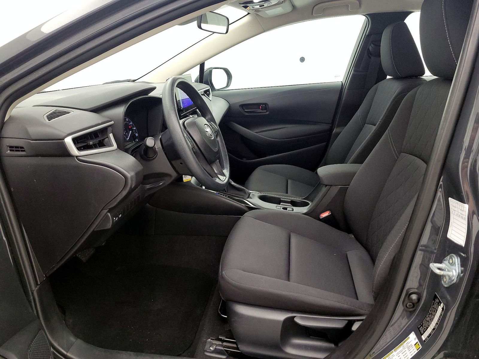 2025 Toyota Corolla LE - Photo 12