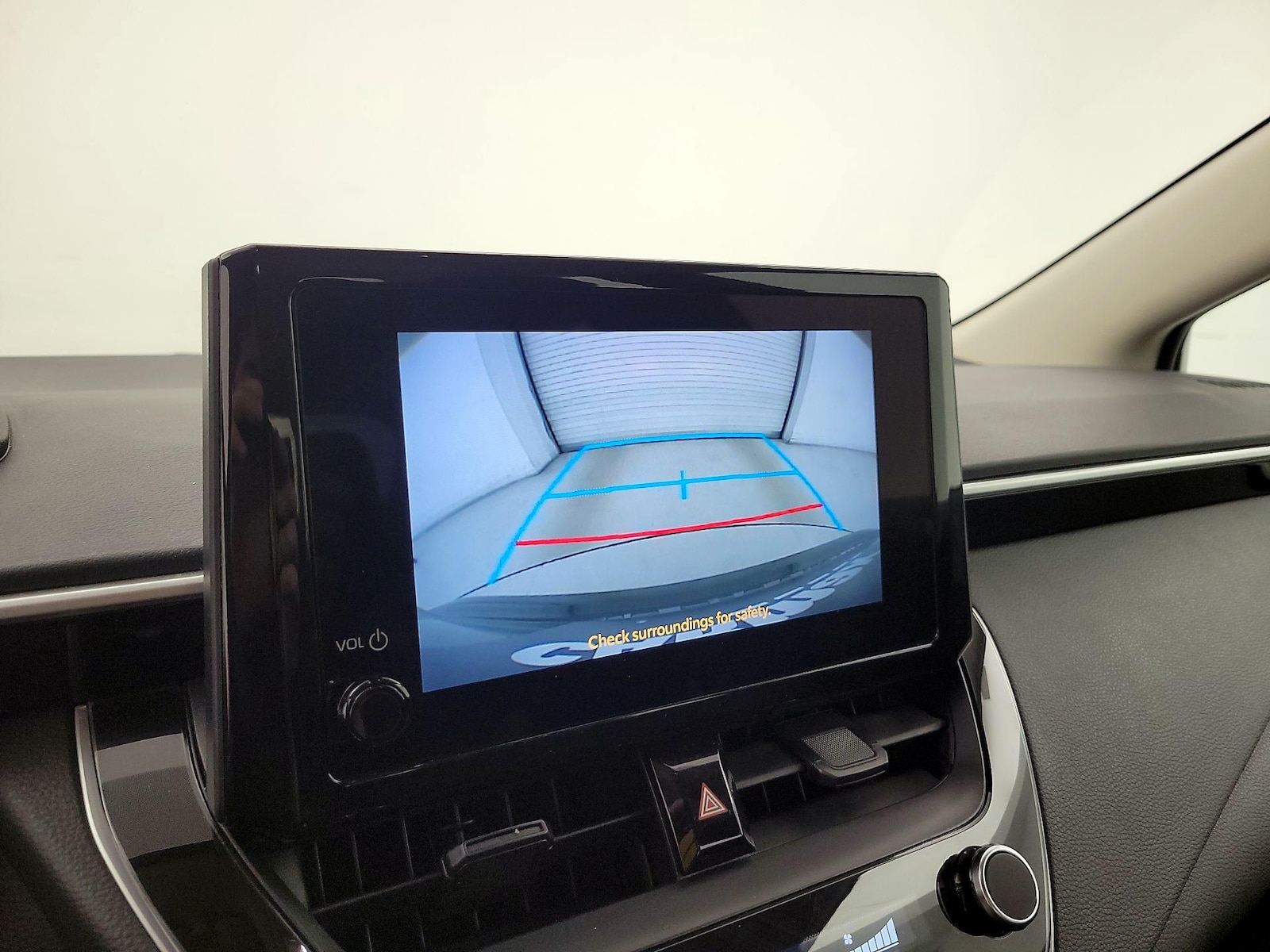 2025 Toyota Corolla LE - Photo 16