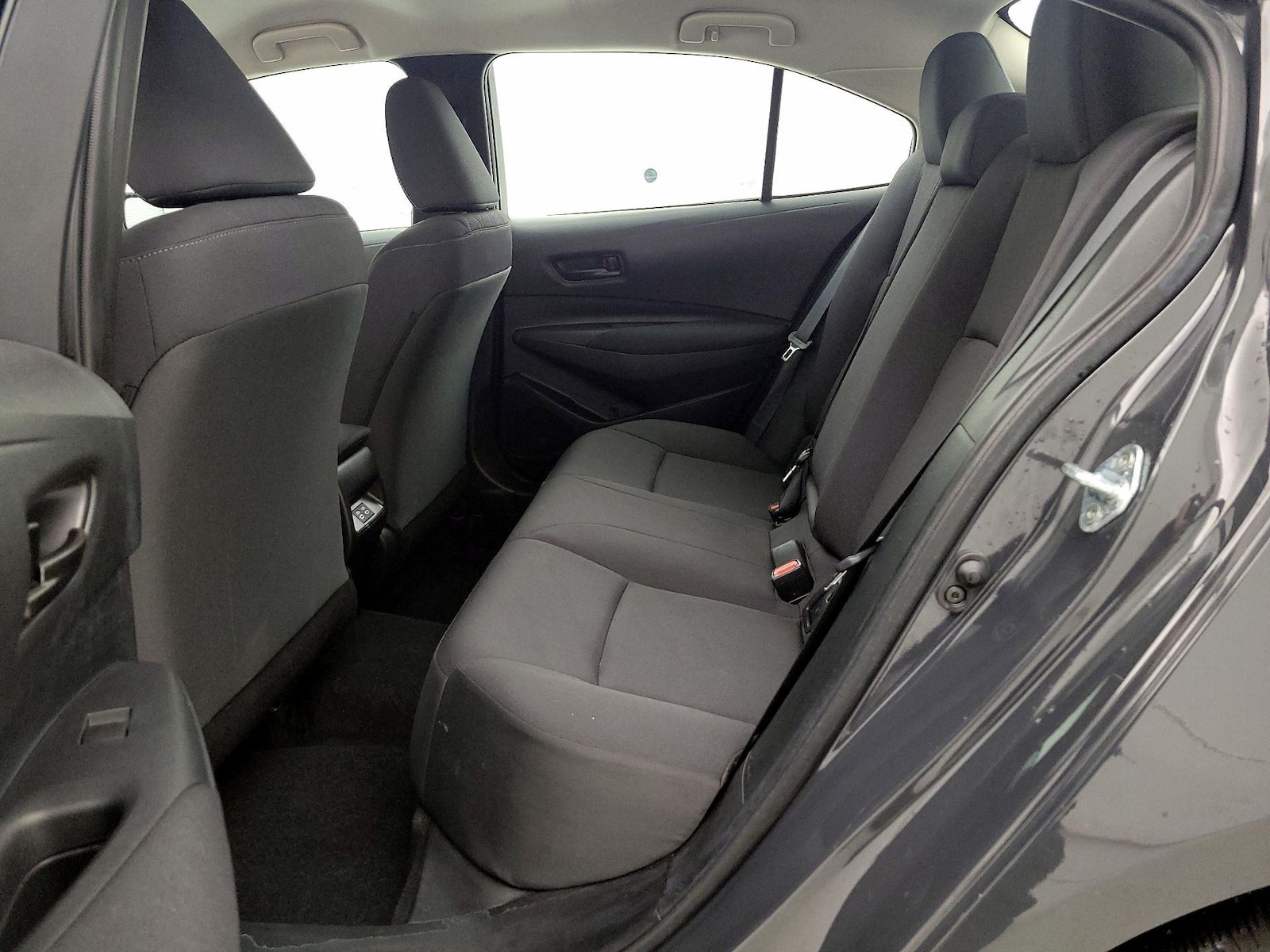 2025 Toyota Corolla LE - Photo 21