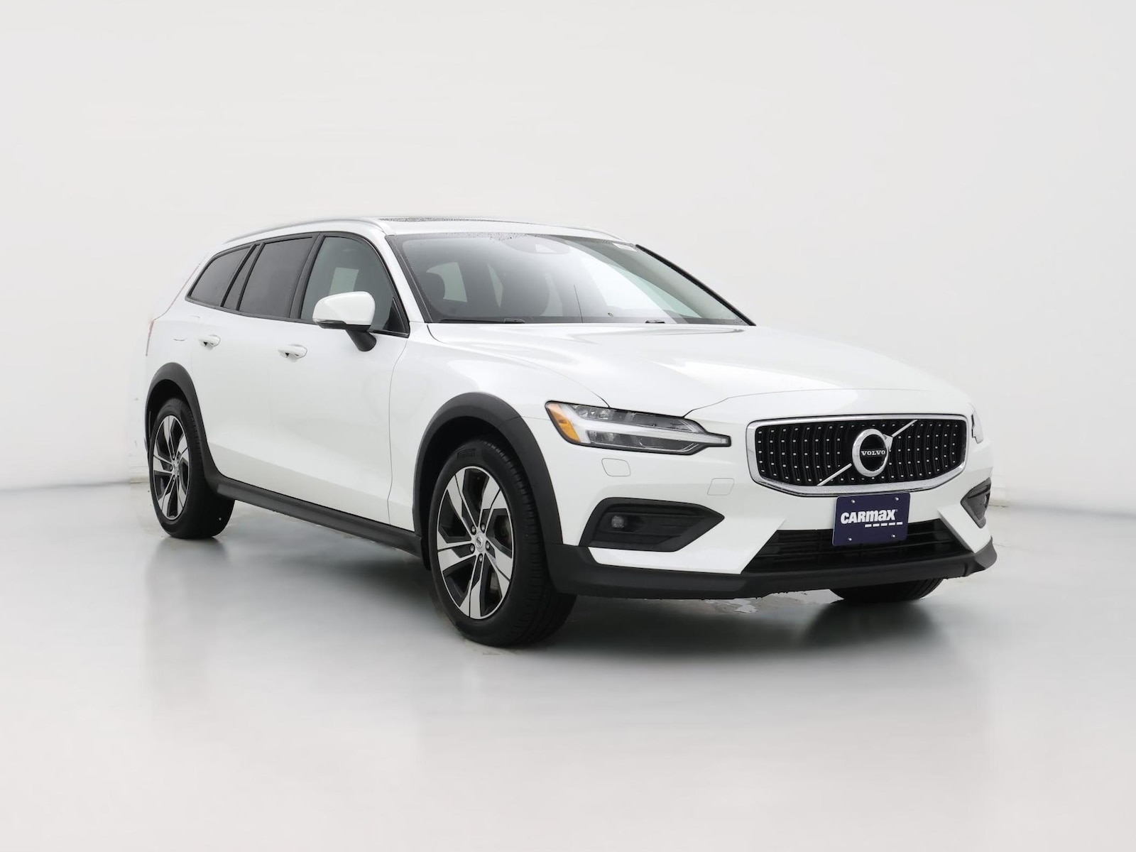 2022 Volvo V60 Cross Country Base
