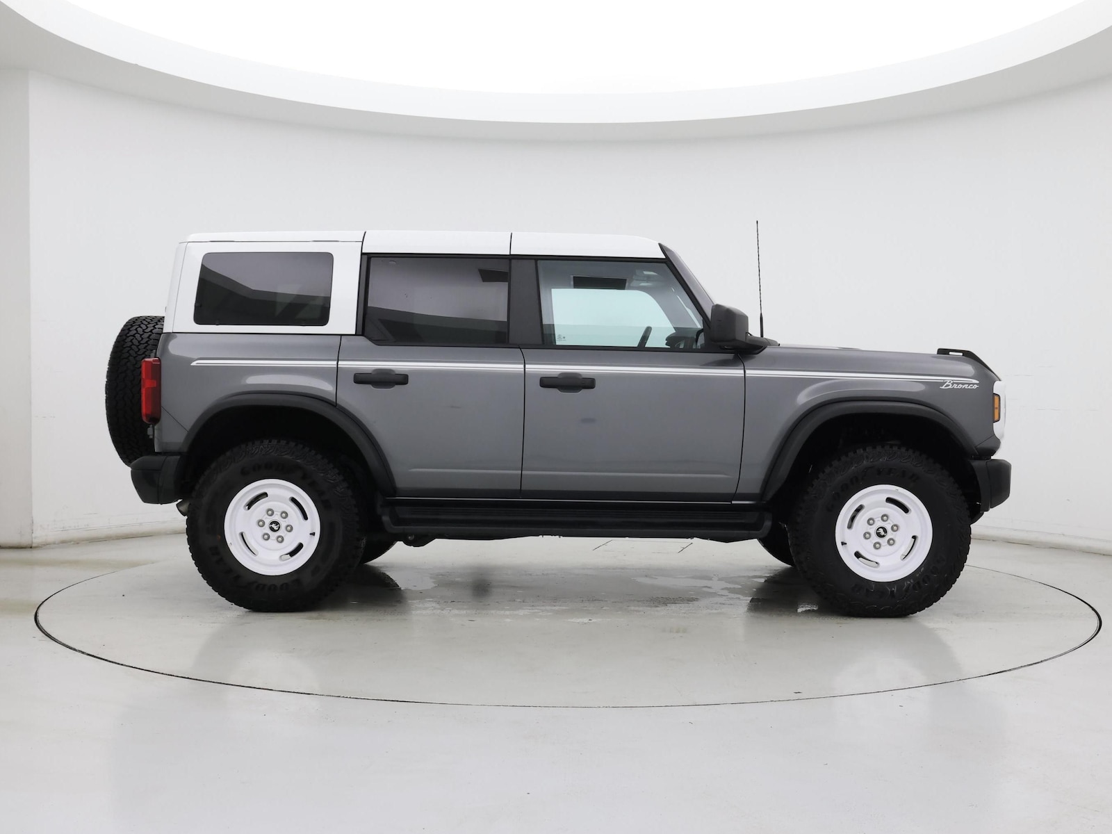 2025 Ford Bronco 4-Door Heritage Editon - Photo 8