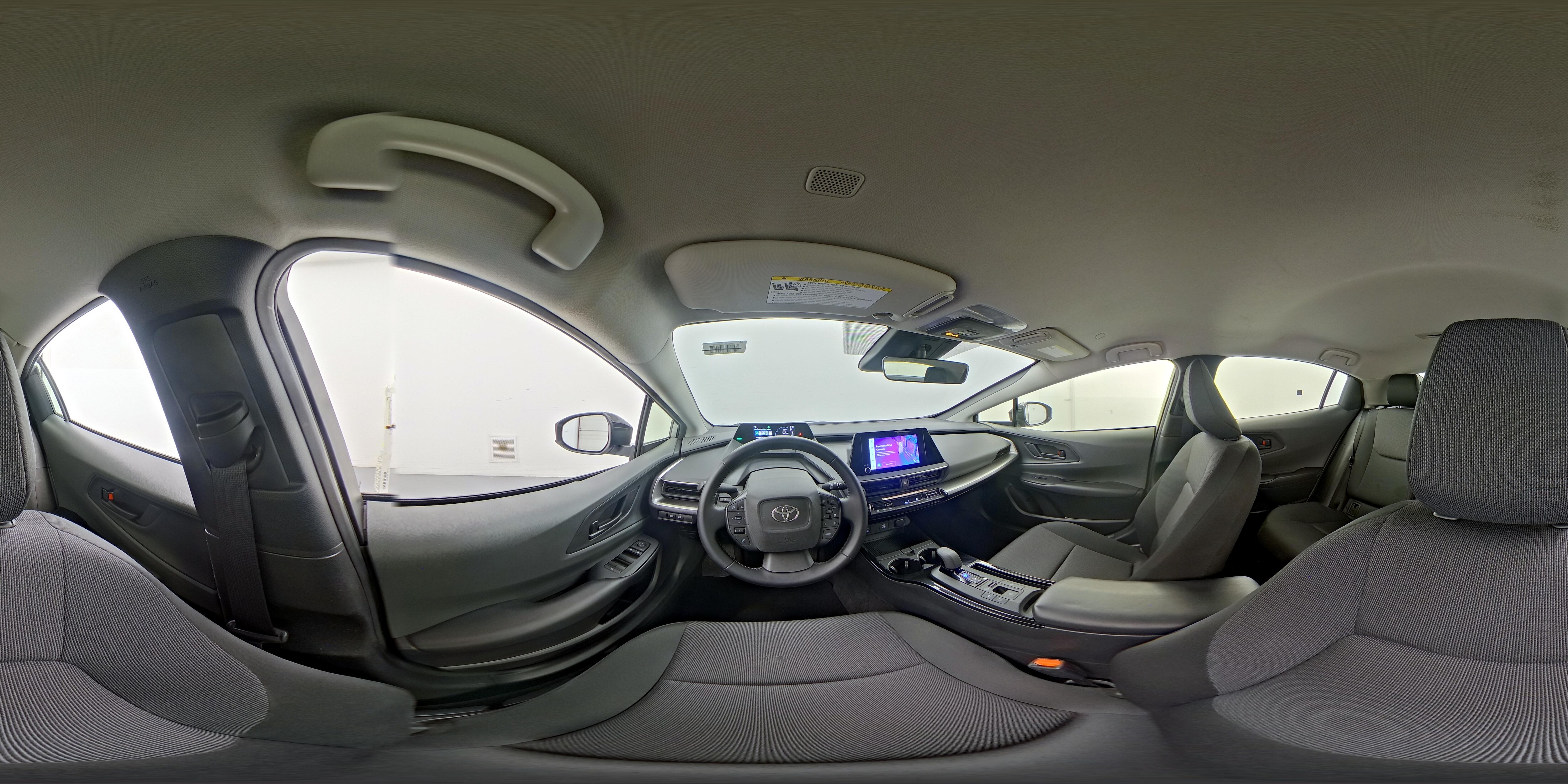 2025 Toyota Prius LE - Photo 27