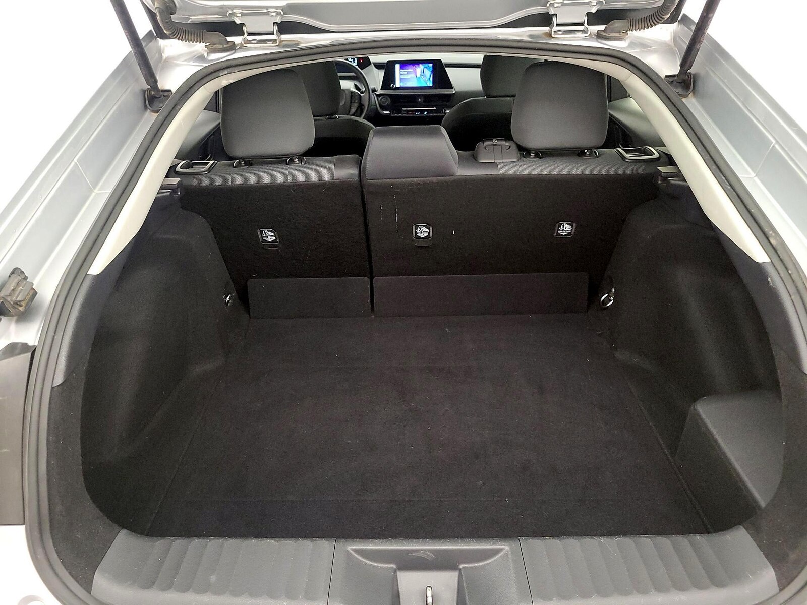2025 Toyota Prius LE - Photo 21