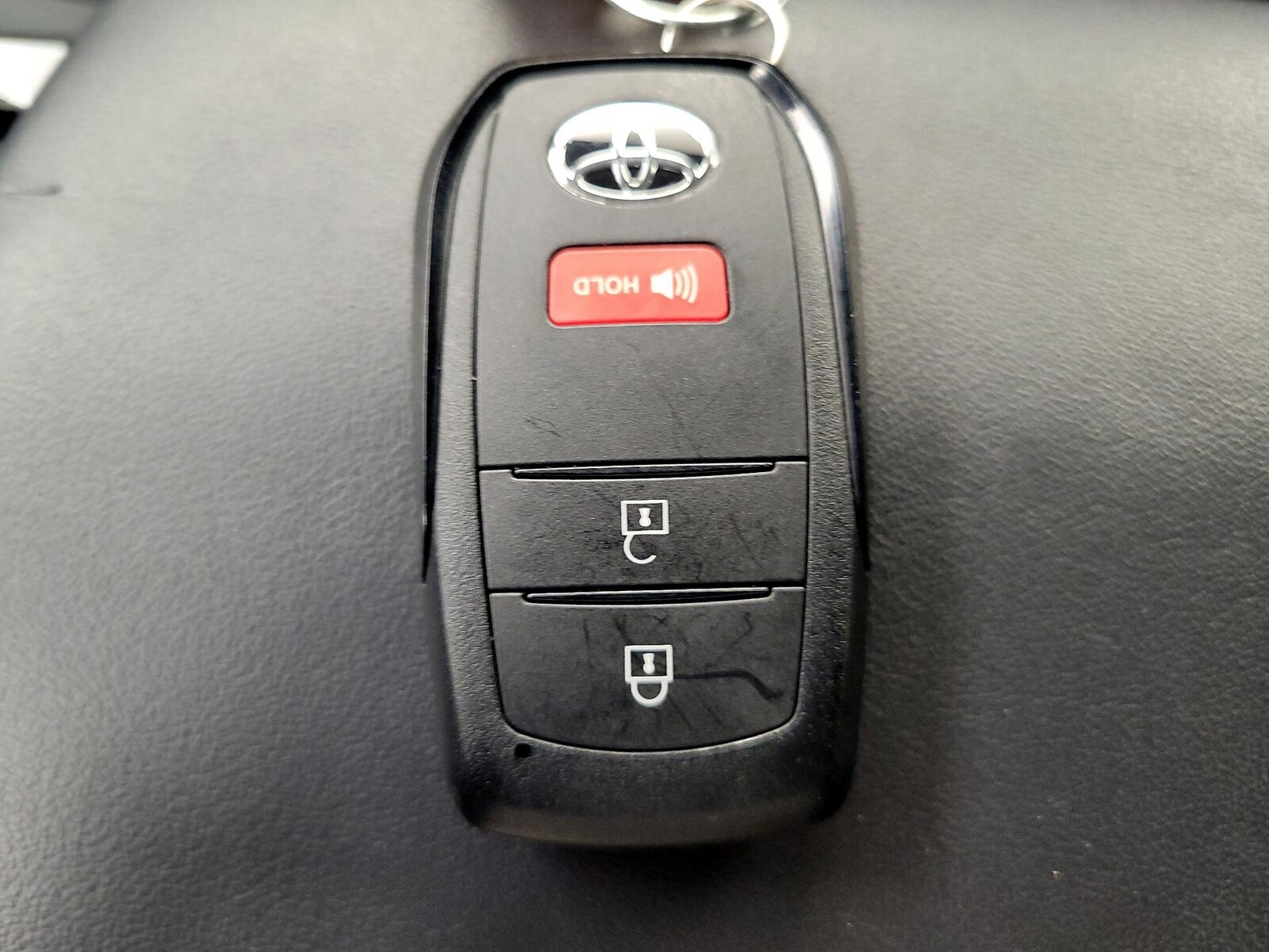 2025 Toyota Prius LE - Photo 24