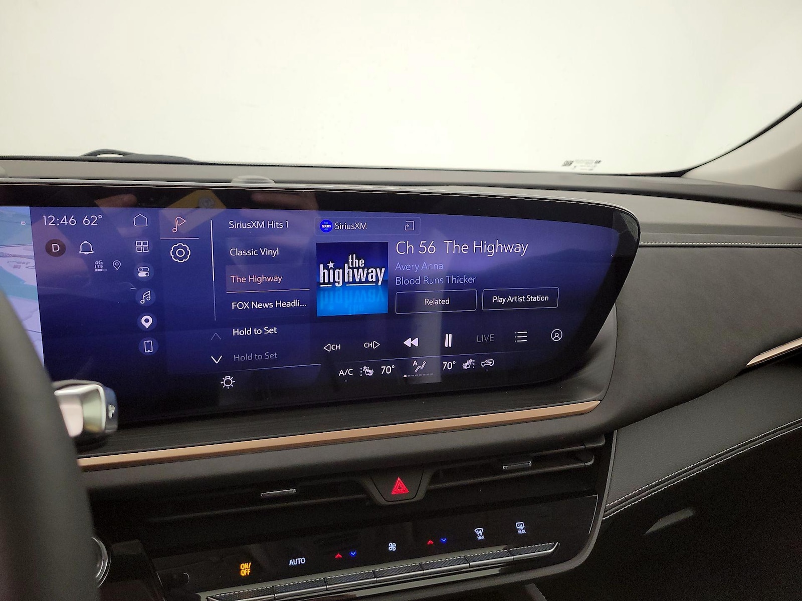 2025 Buick Envision Sport Touring - Photo 17