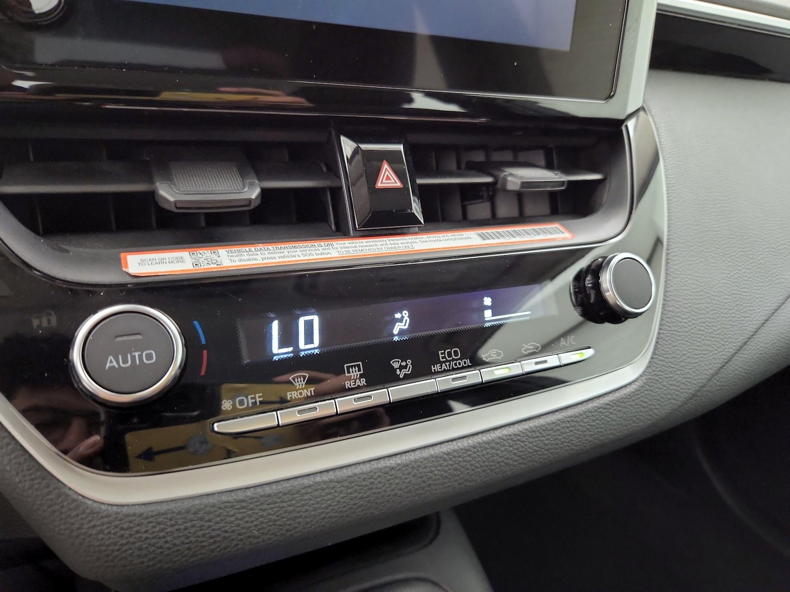 2025 Toyota Corolla LE - Photo 17