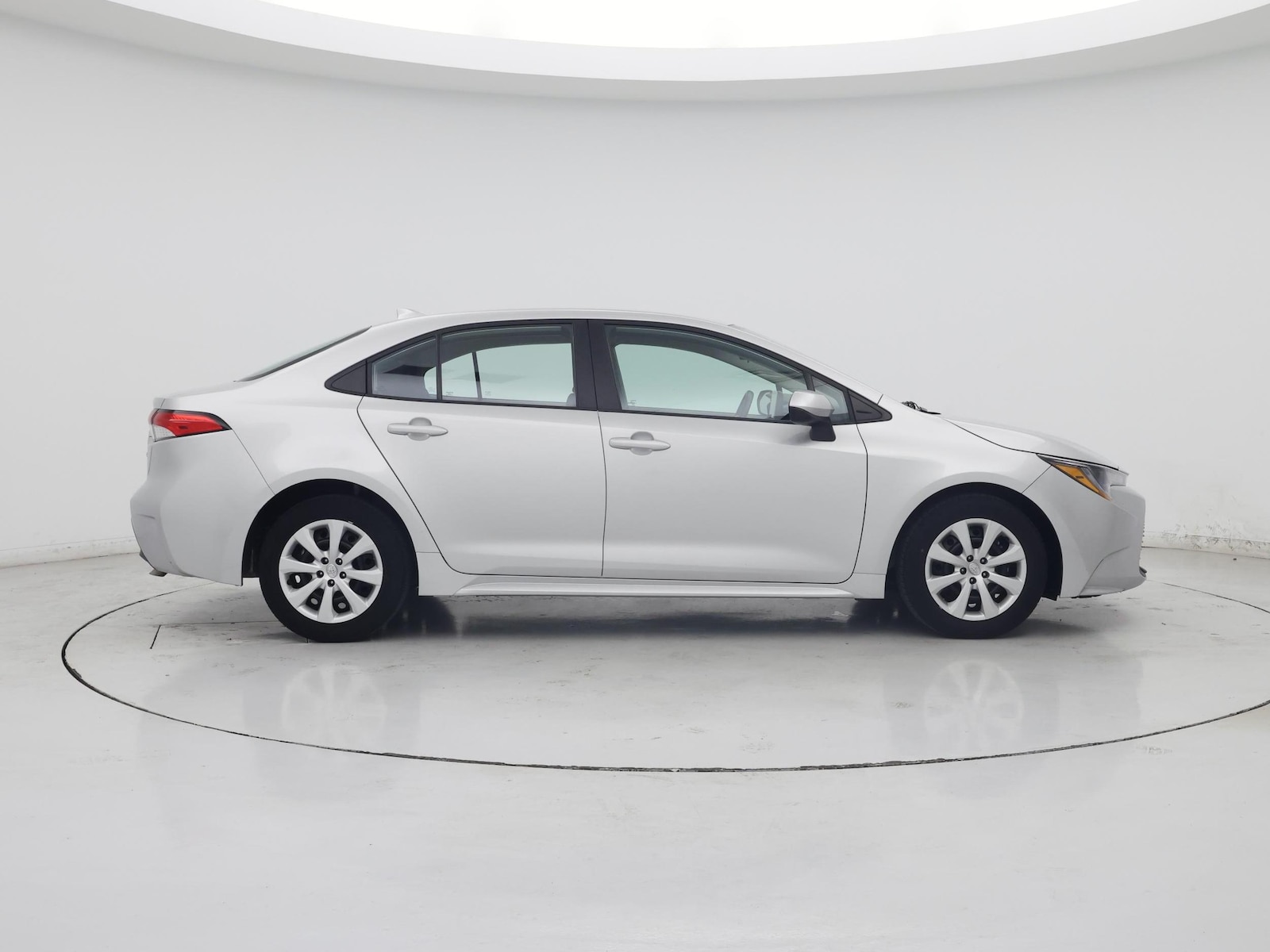 2025 Toyota Corolla LE - Photo 8