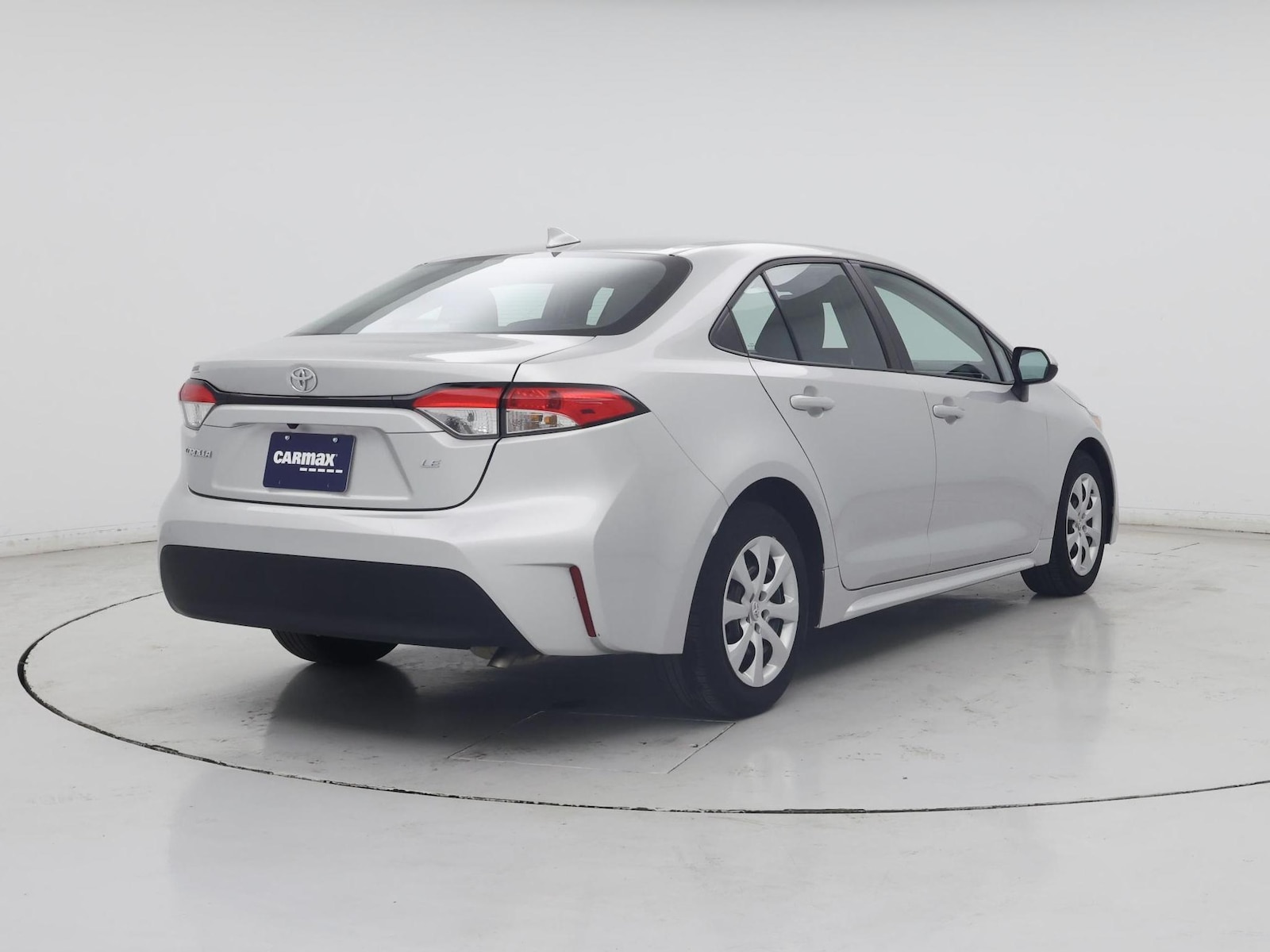 2025 Toyota Corolla LE - Photo 9