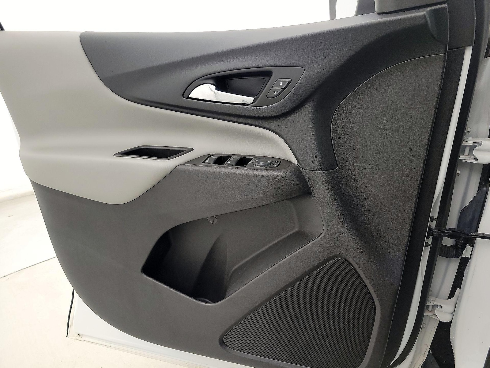 2021 Chevrolet Equinox LS - Photo 13