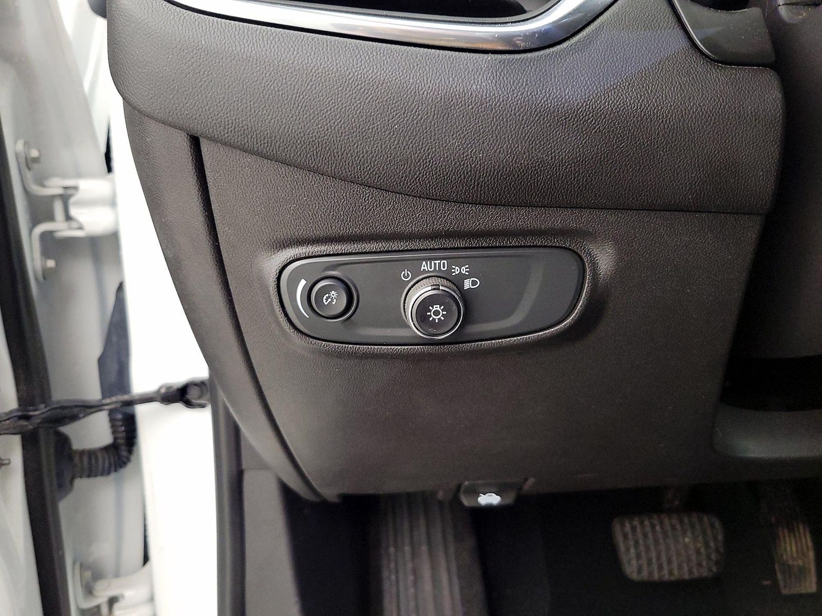 2021 Chevrolet Equinox LS - Photo 14