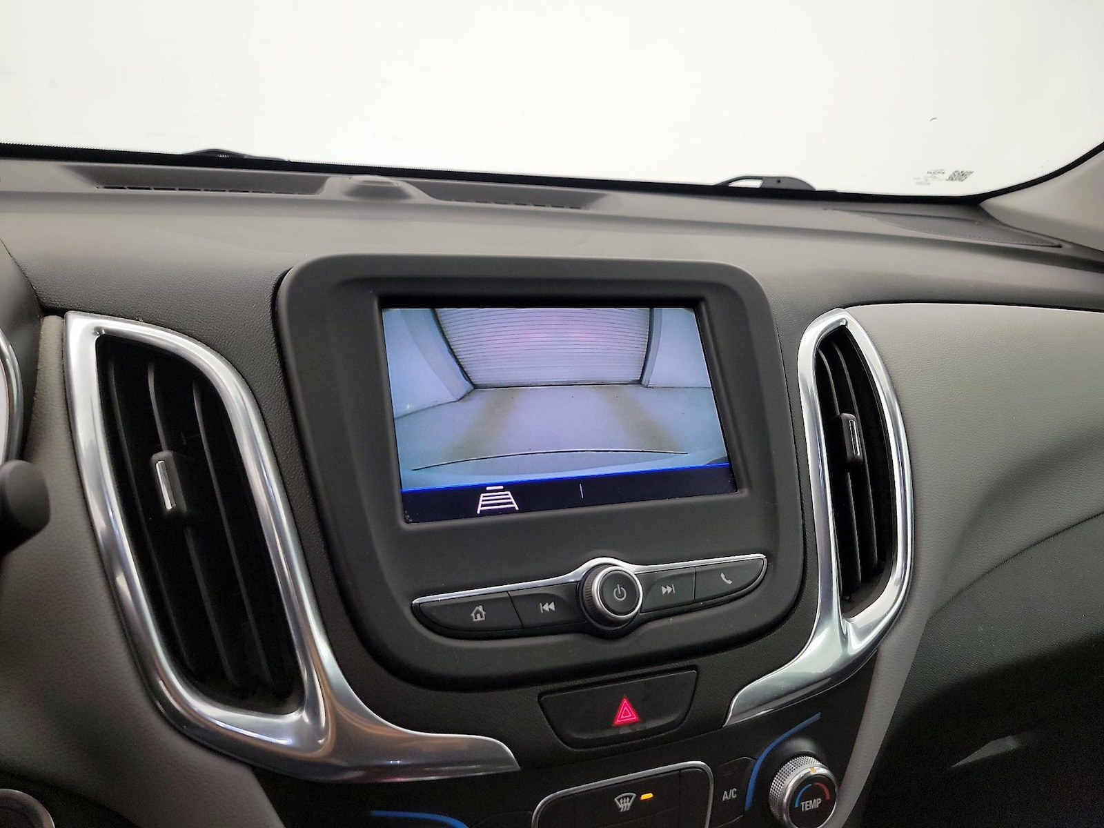 2021 Chevrolet Equinox LS - Photo 16