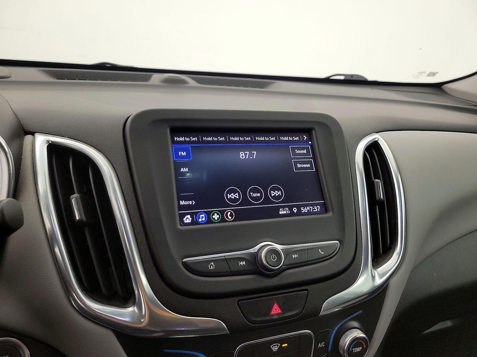 2021 Chevrolet Equinox LS - Photo 17