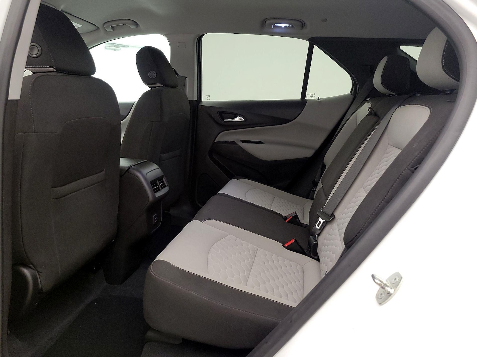2021 Chevrolet Equinox LS - Photo 21