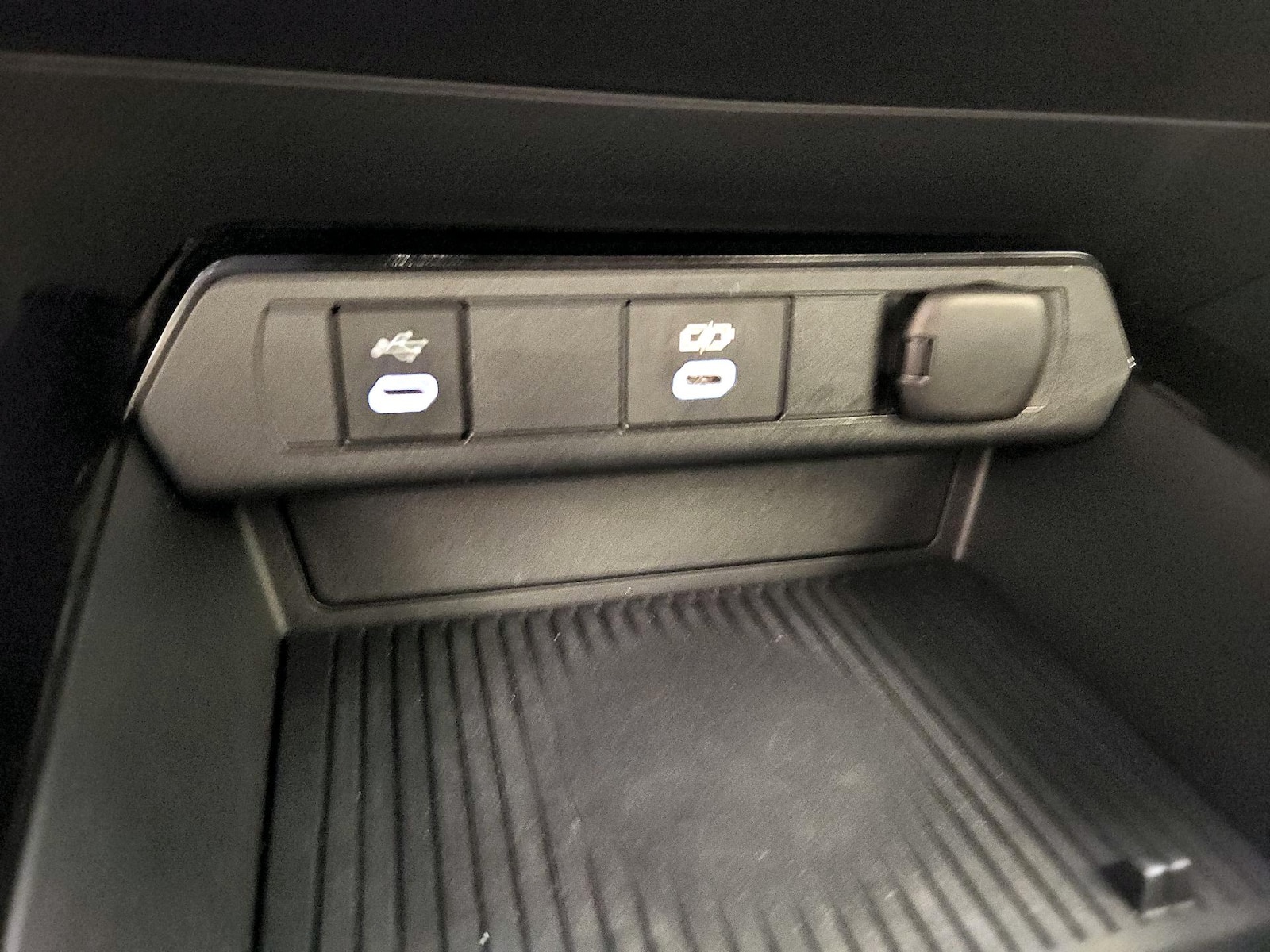 2025 Toyota Prius LE - Photo 20