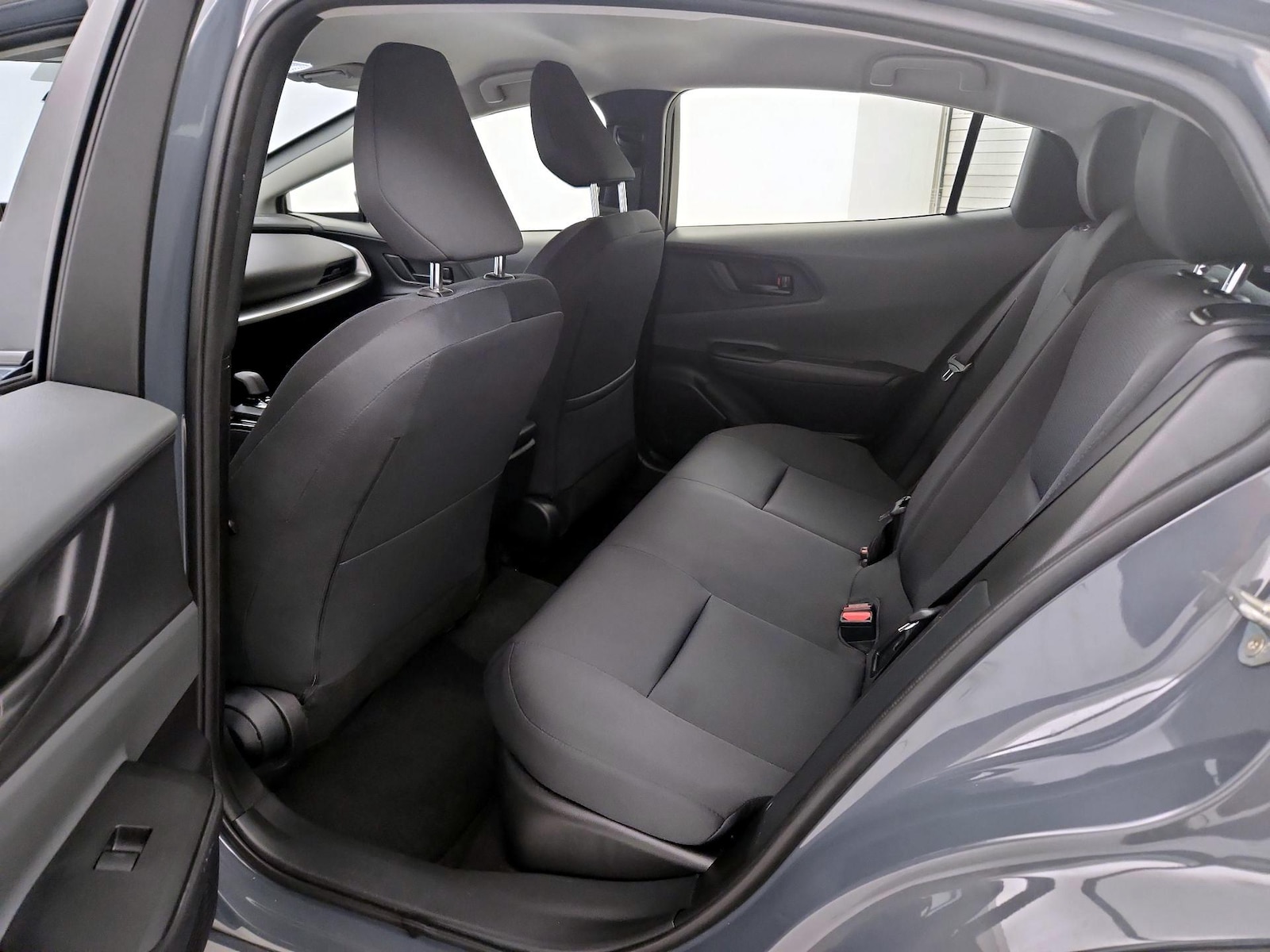 2025 Toyota Prius LE - Photo 21