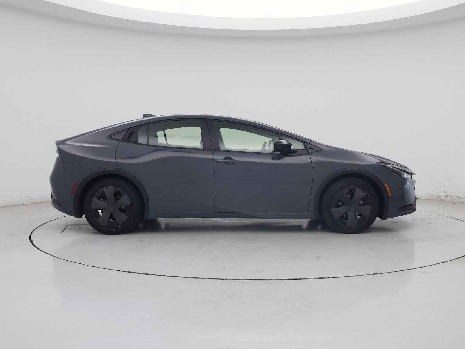 2025 Toyota Prius LE - Photo 8