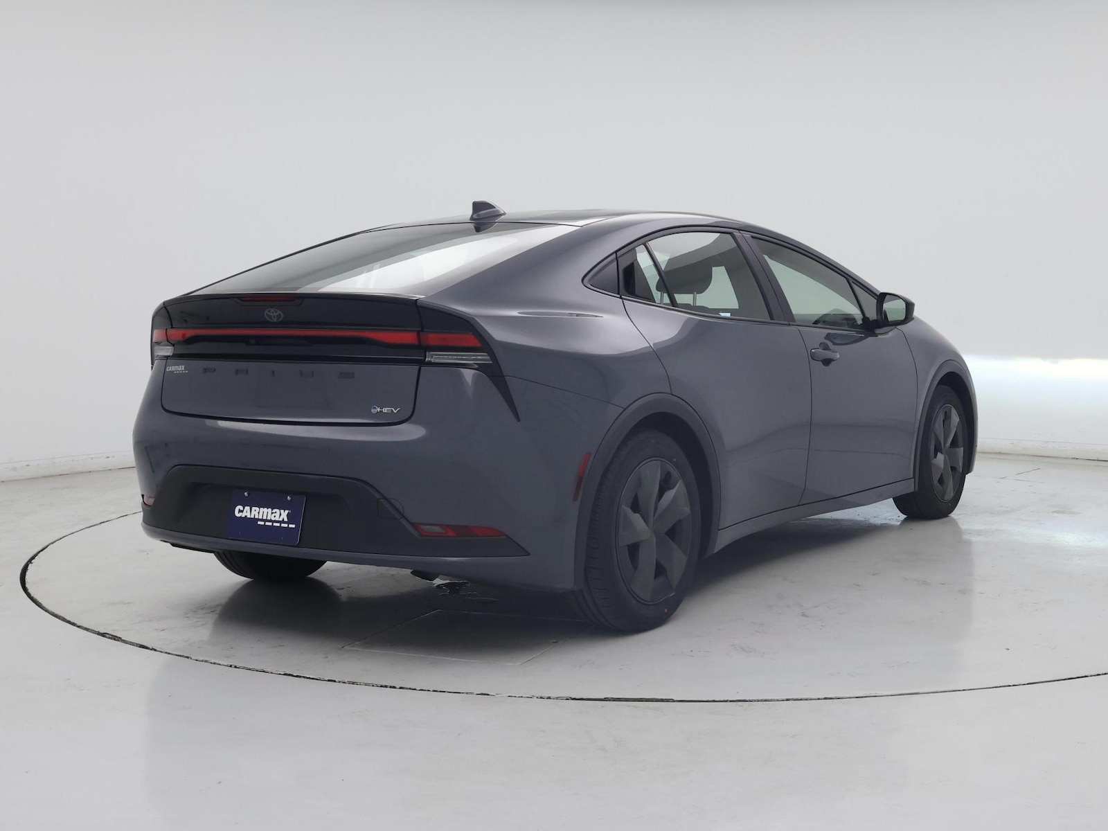 2025 Toyota Prius LE - Photo 9