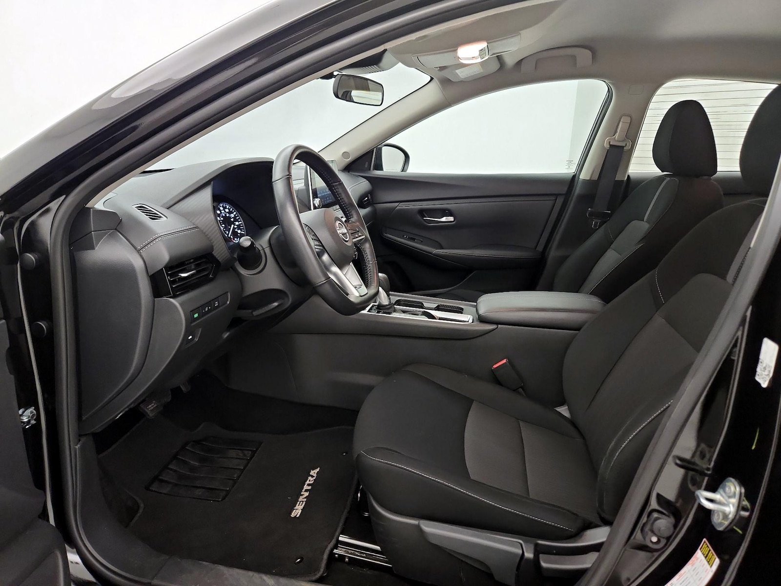 2025 Nissan Sentra SV - Photo 12