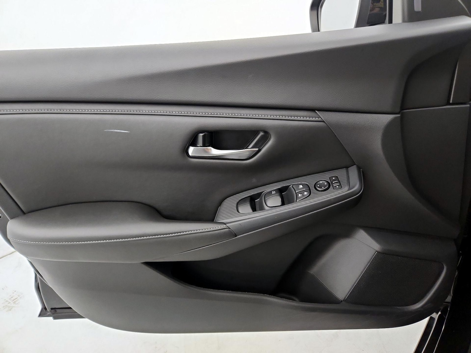 2025 Nissan Sentra SV - Photo 13