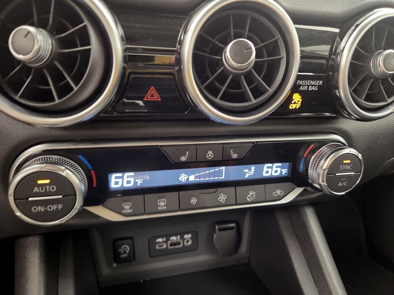 2025 Nissan Sentra SV - Photo 17