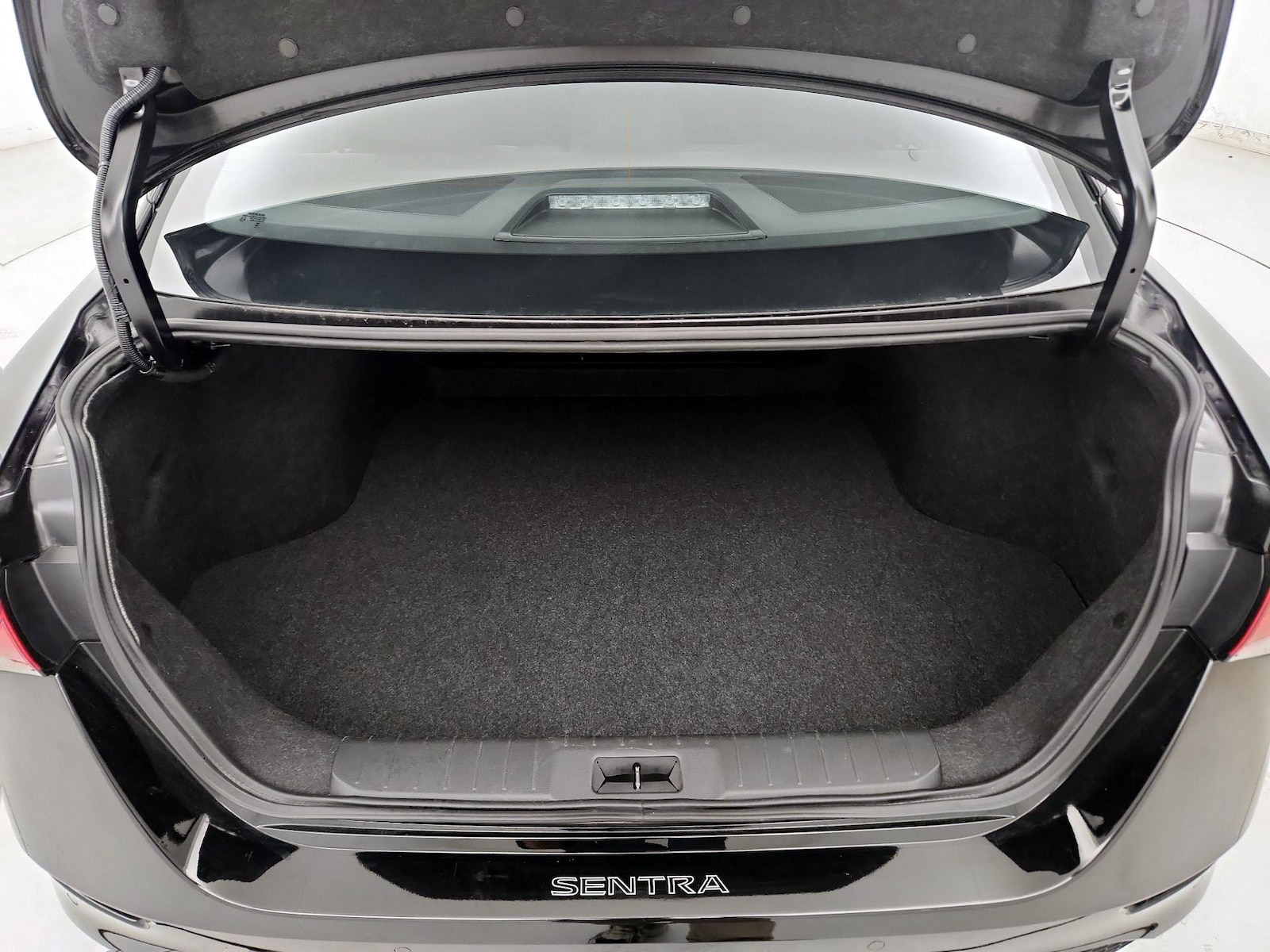 2025 Nissan Sentra SV - Photo 21
