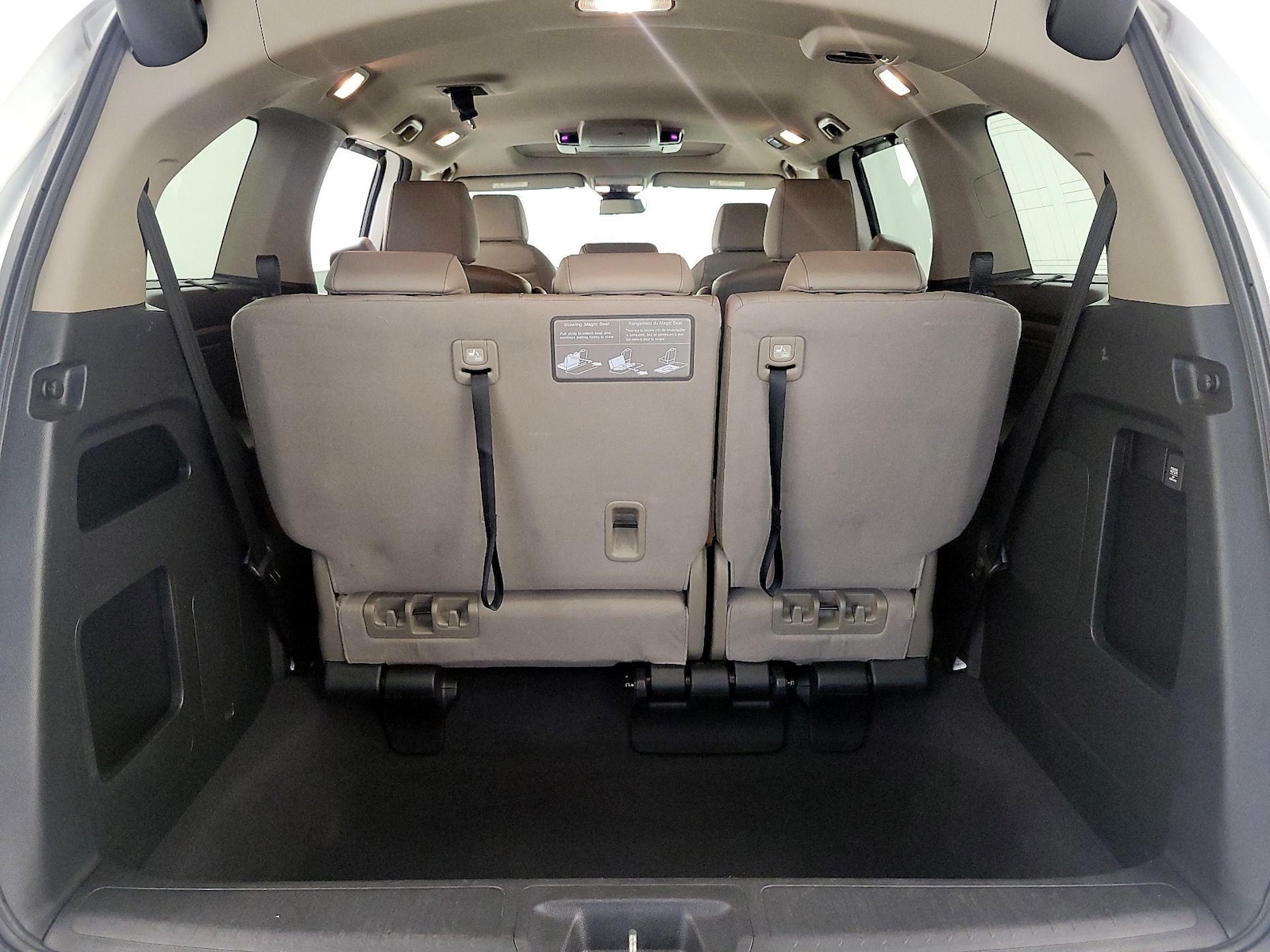 2021 Honda Odyssey Touring - Photo 24