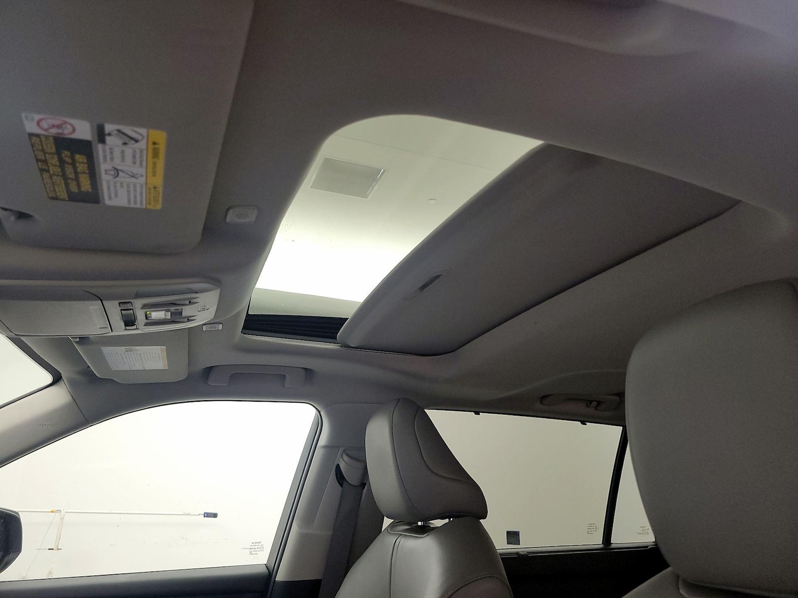 Sunroof(s) & Overhead Airbags