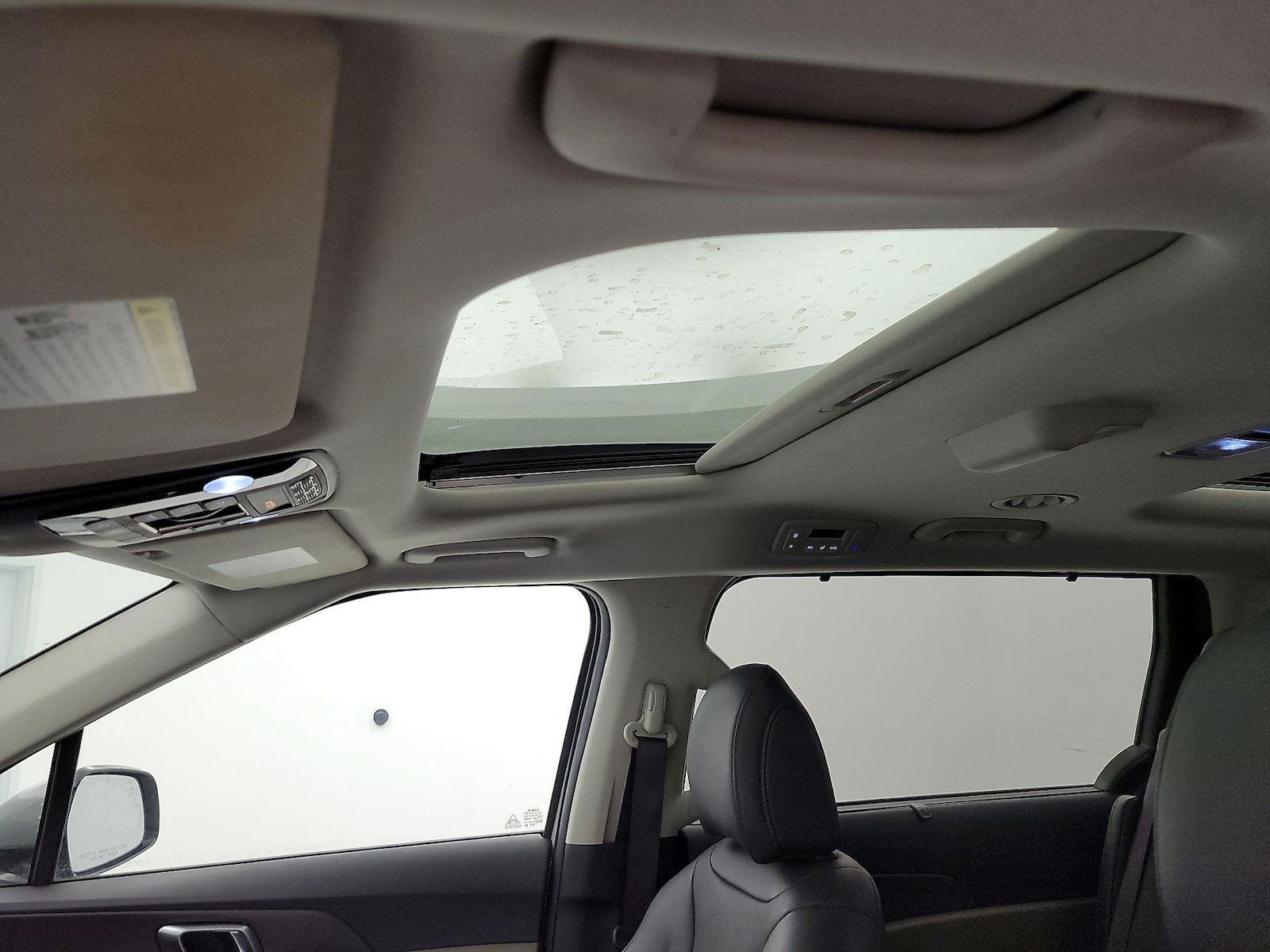 Sunroof(s) & Overhead Airbags