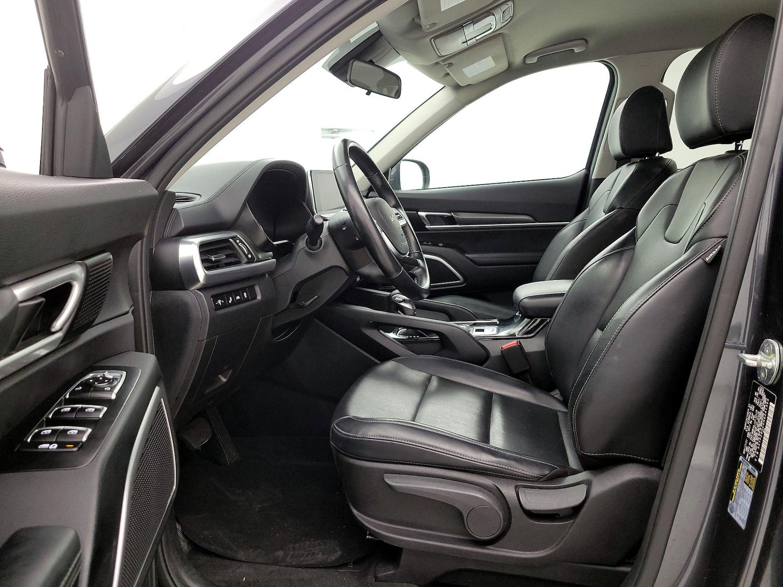 Side Airbags & Leatherette Seats