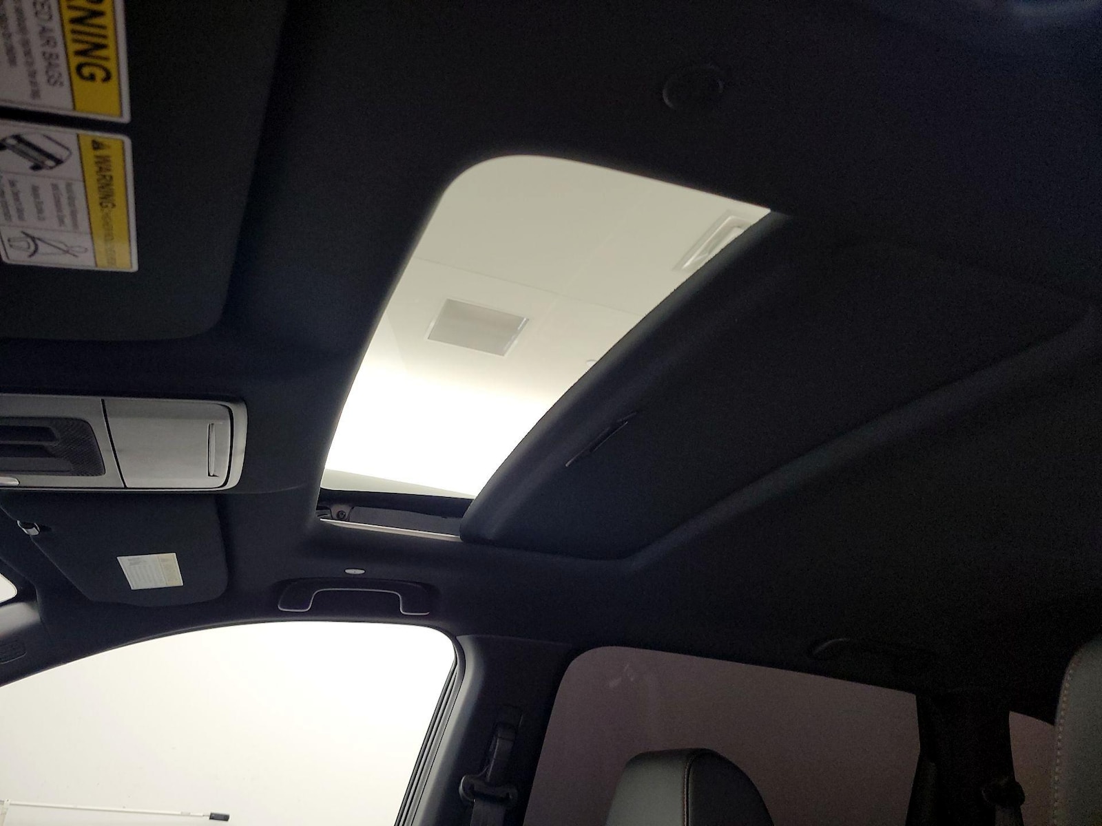 Sunroof(s) & Overhead Airbags