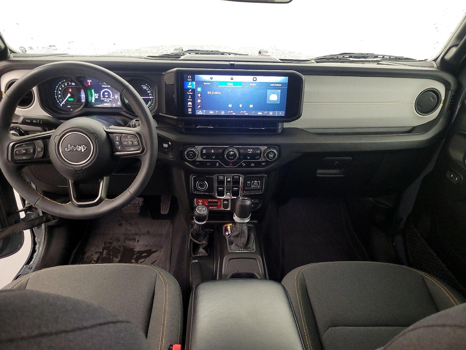 Apple CarPlay® & Android Auto™