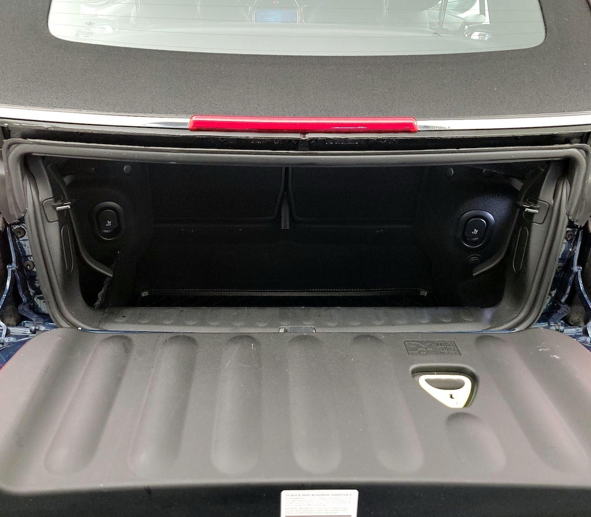 Trunk/Cargo (Seats Up)