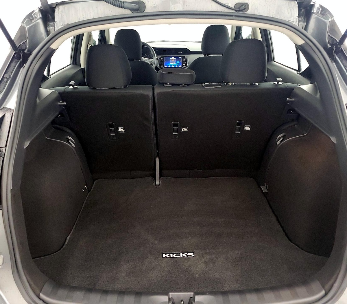 Trunk/Cargo (Seats Up)