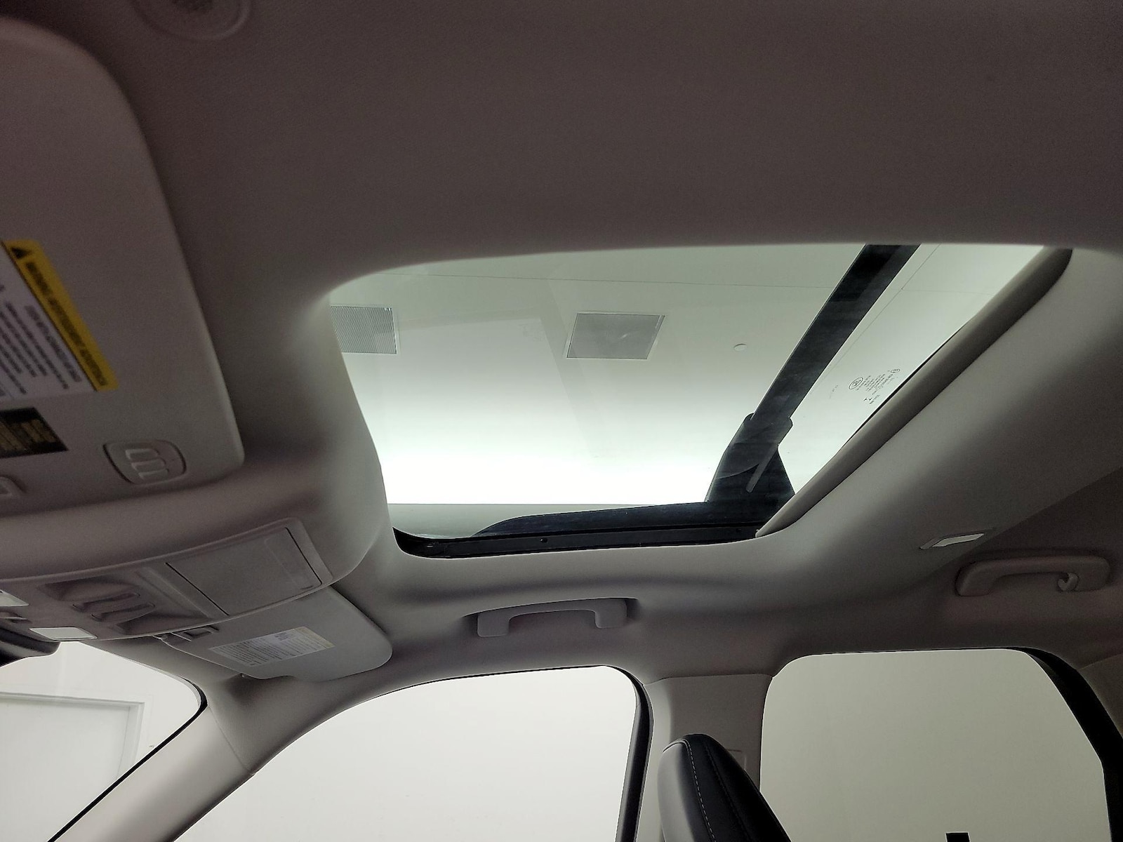 Sunroof(s) & Overhead Airbags
