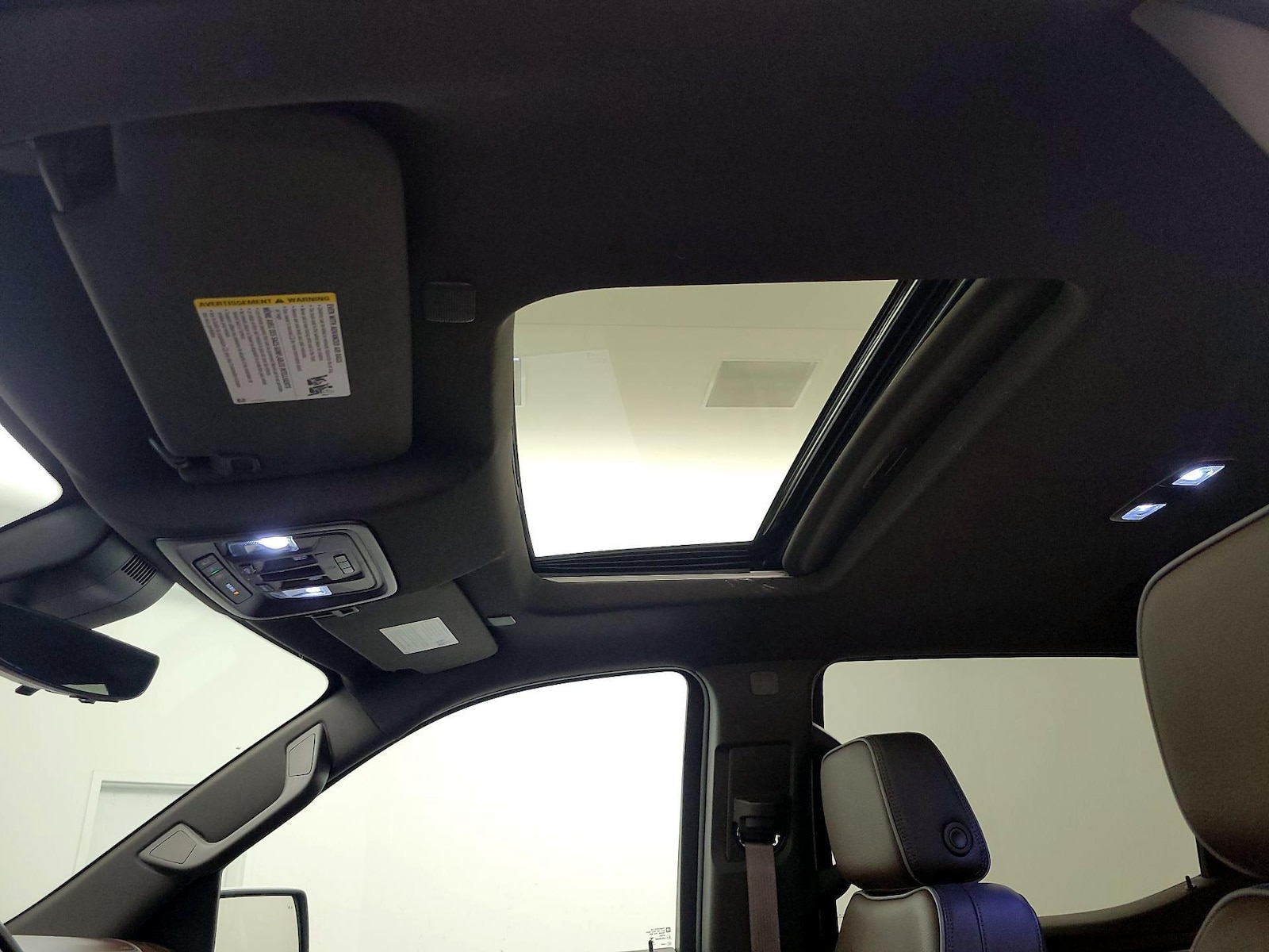 Sunroof(s) & Overhead Airbags