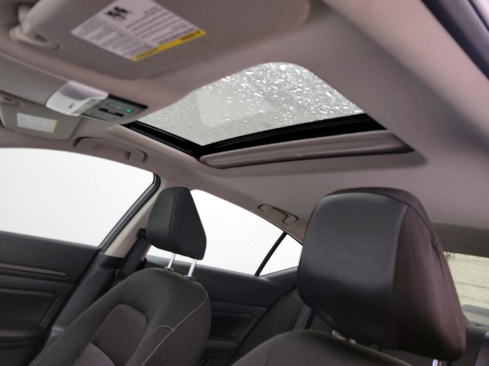 Sunroof(s) & Overhead Airbags