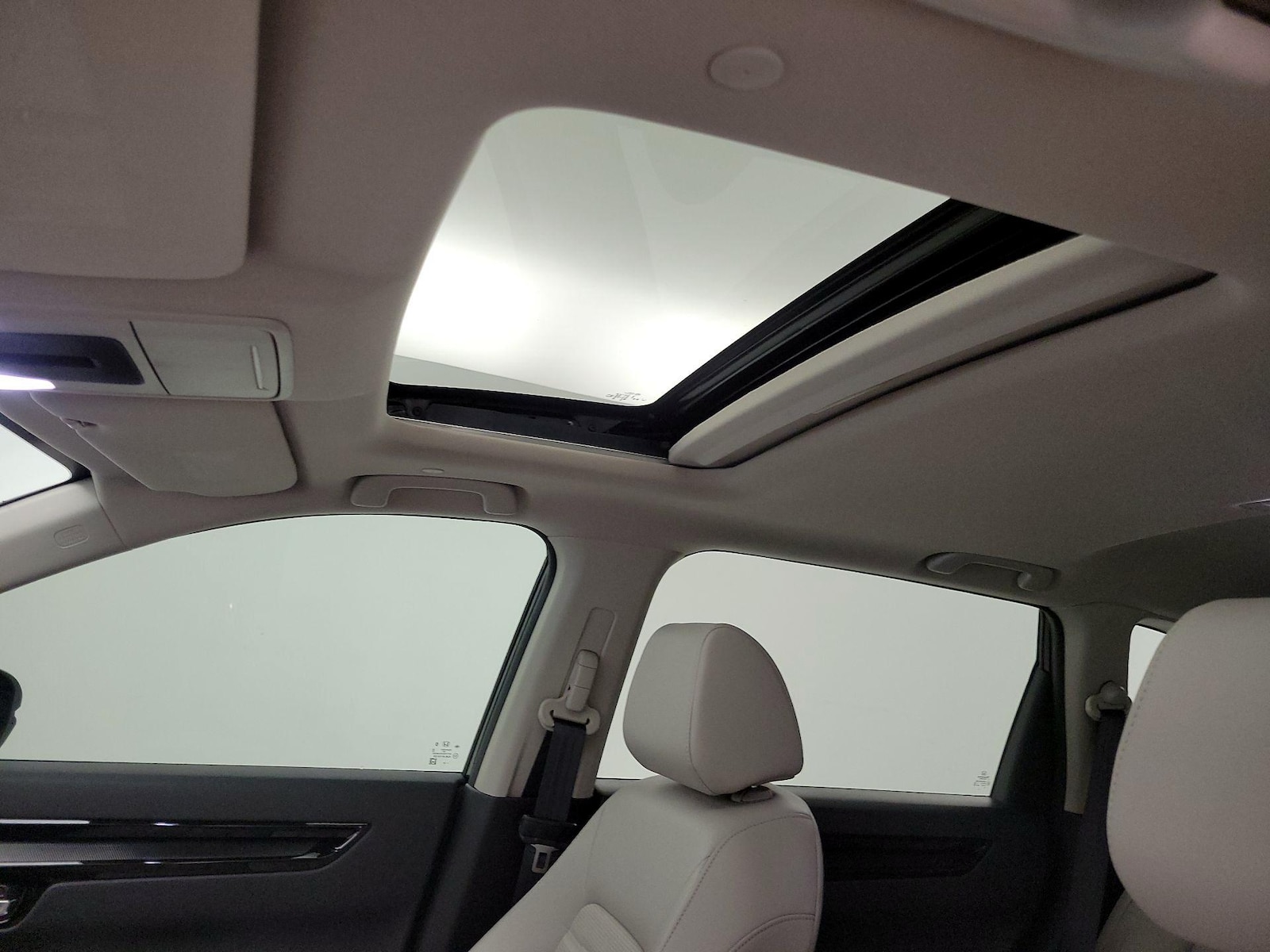 Sunroof(s) & Overhead Airbags