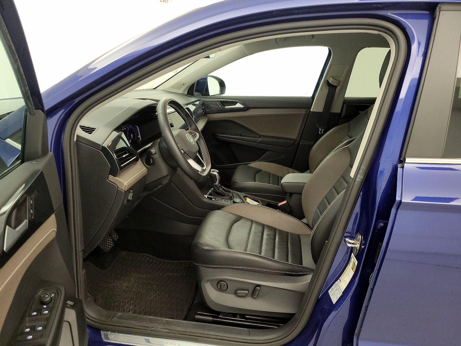 2022 Volkswagen Taos SEL - Photo 12