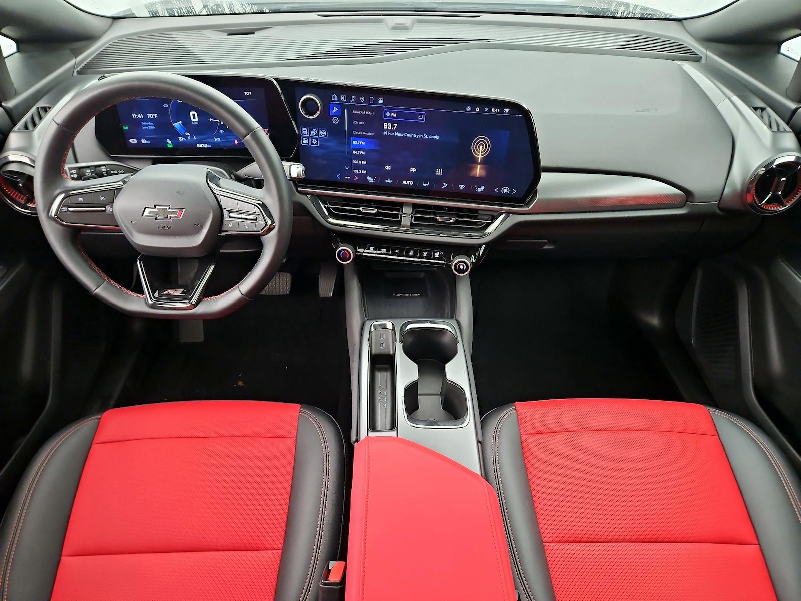 2025 Chevrolet Equinox EV RS - Photo 10